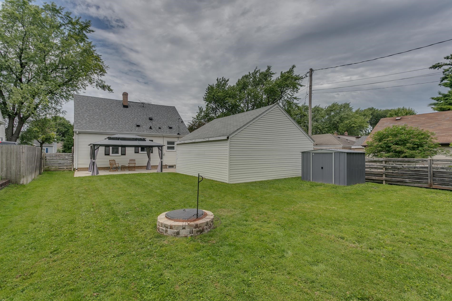 2108 N Superior Street Property Photo 36