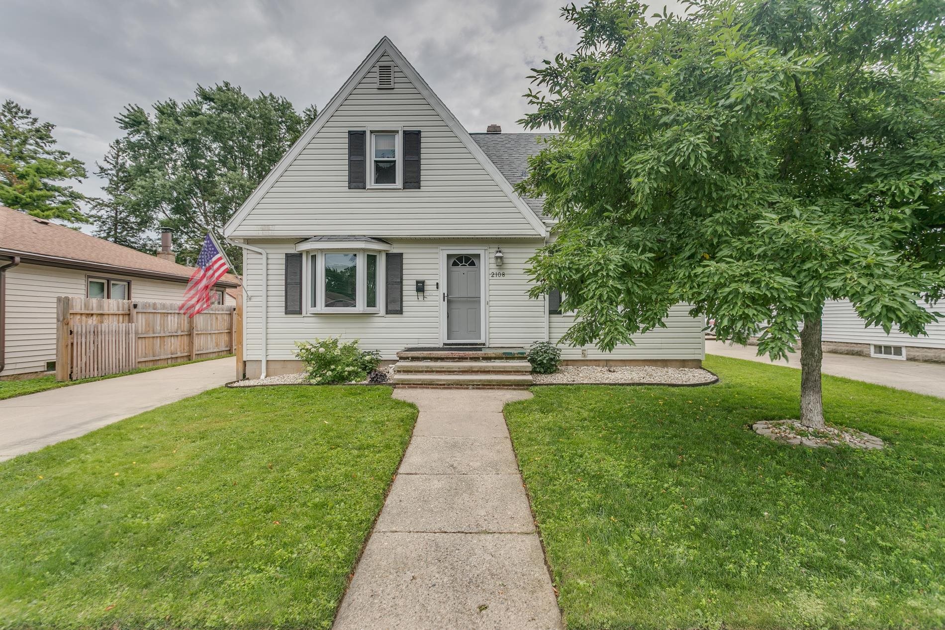 2108 N Superior Street Property Photo 52