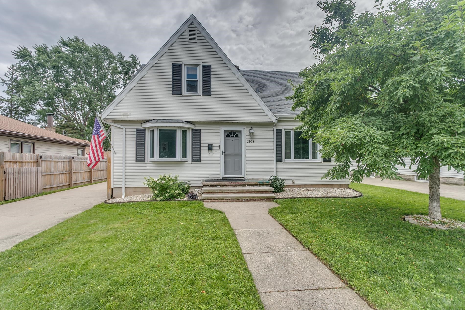 2108 N Superior Street Property Photo 53