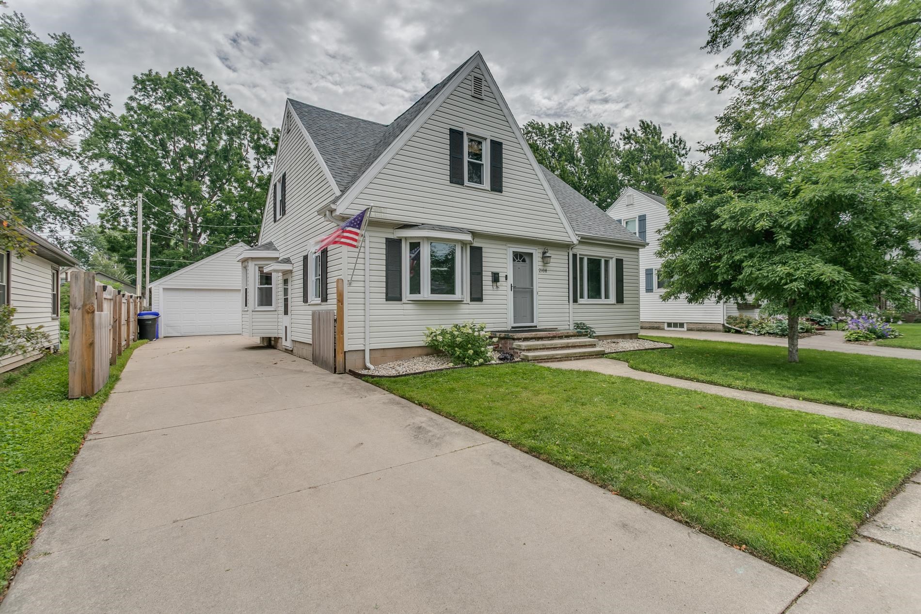 2108 N Superior Street Property Photo 54