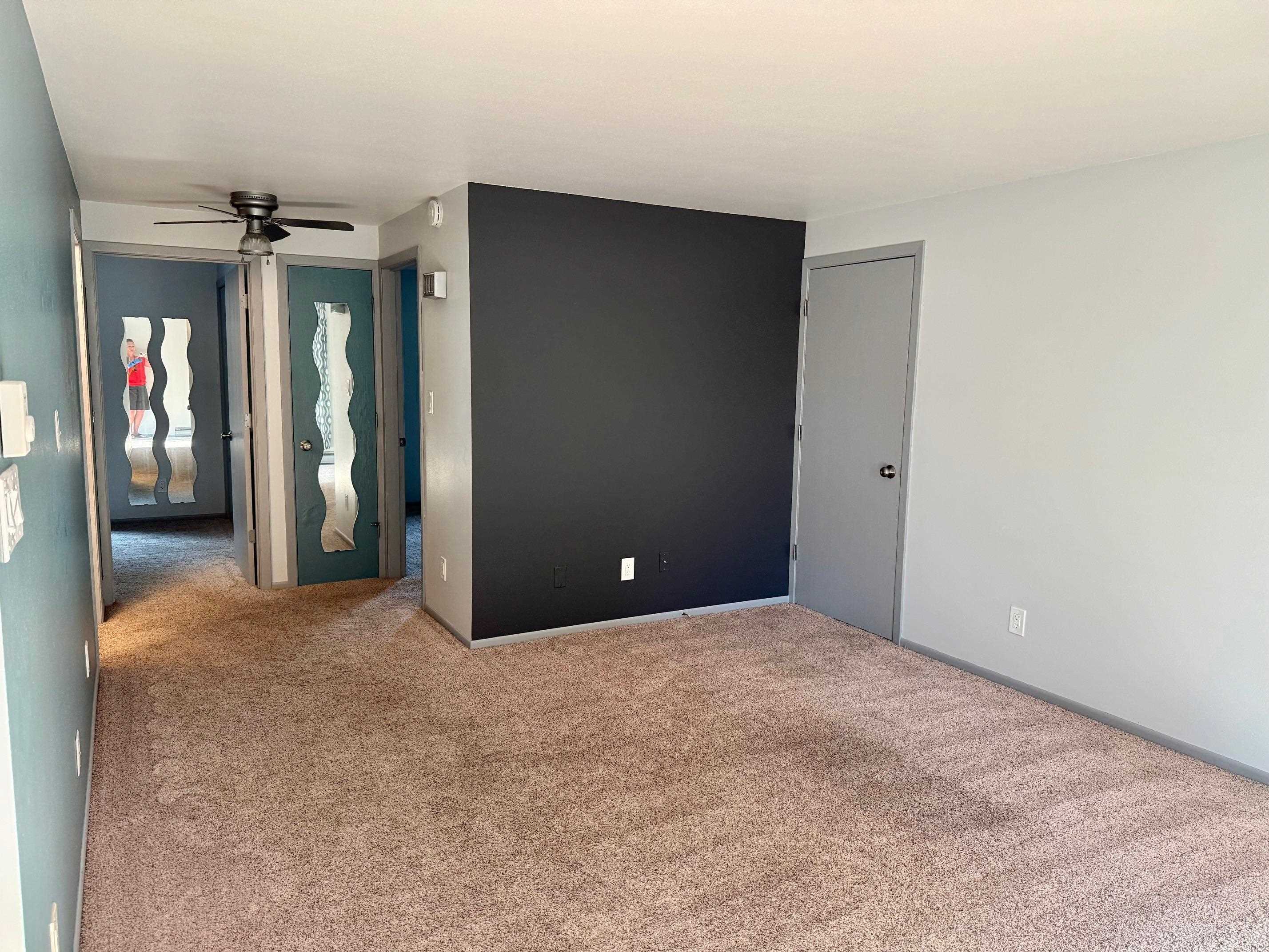 2602 Camelot Boulevard Property Photo 4