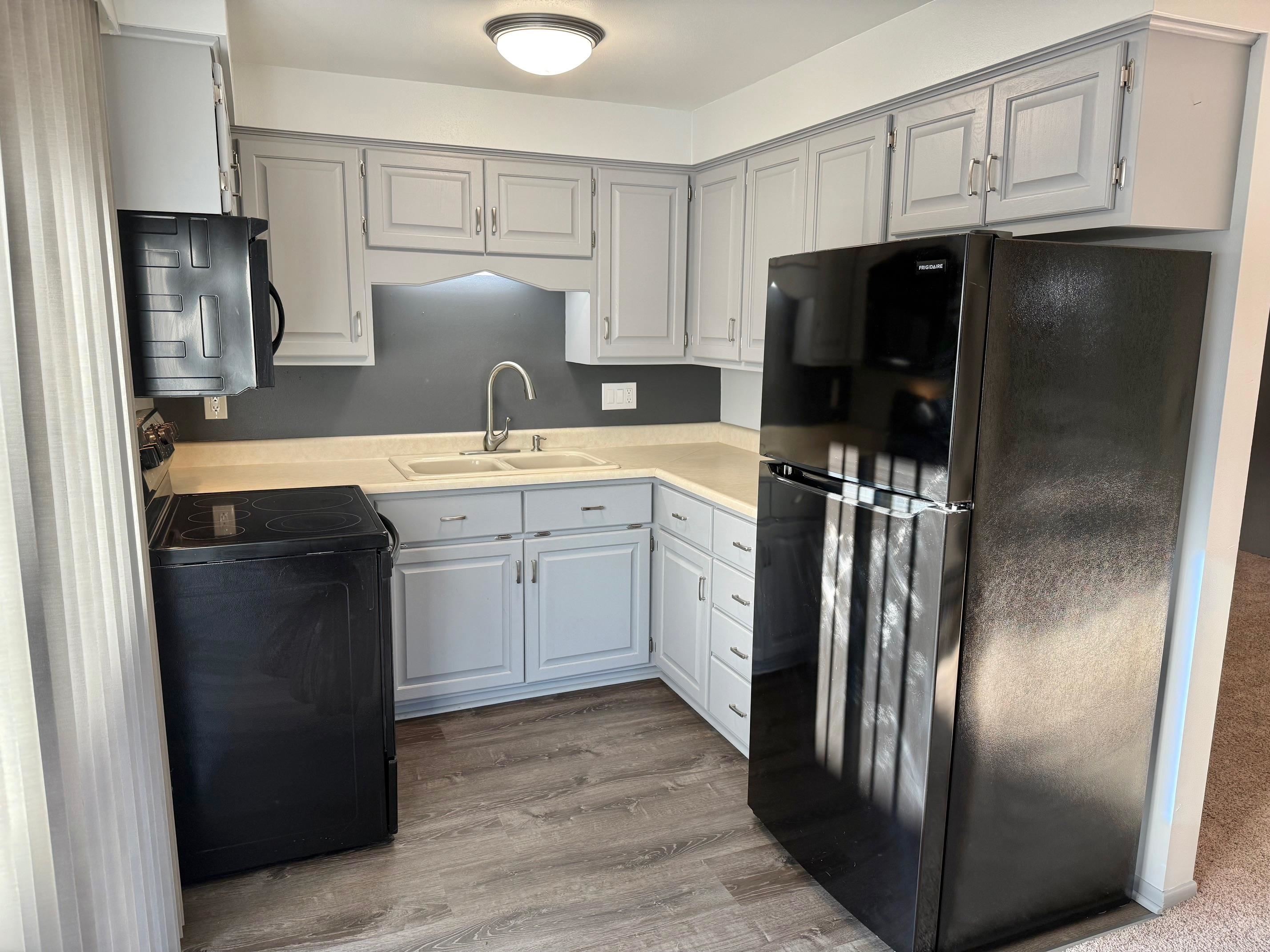 2602 Camelot Boulevard Property Photo 8