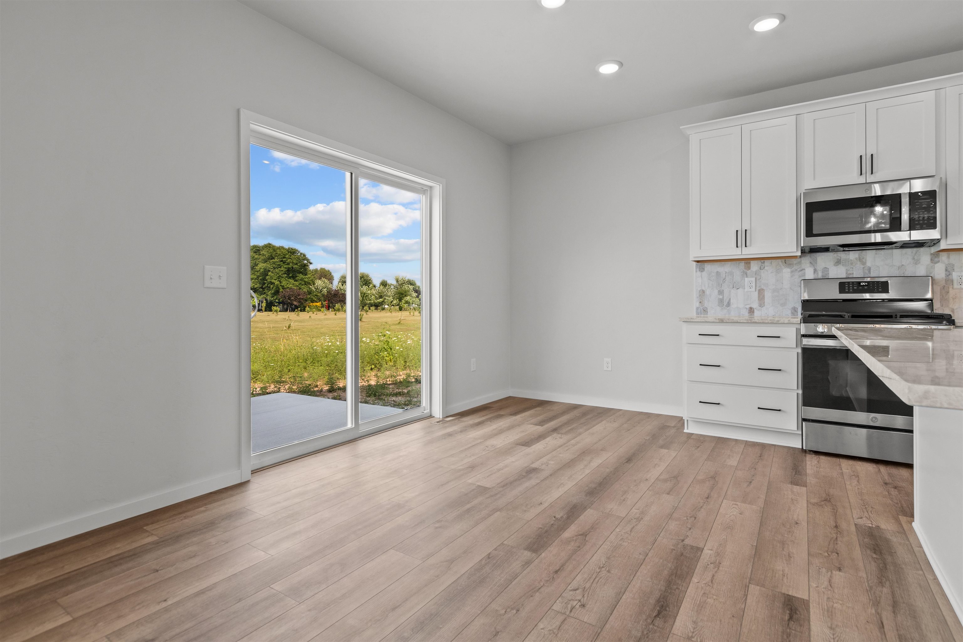 3606 E Golden Gate Drive Property Photo 4
