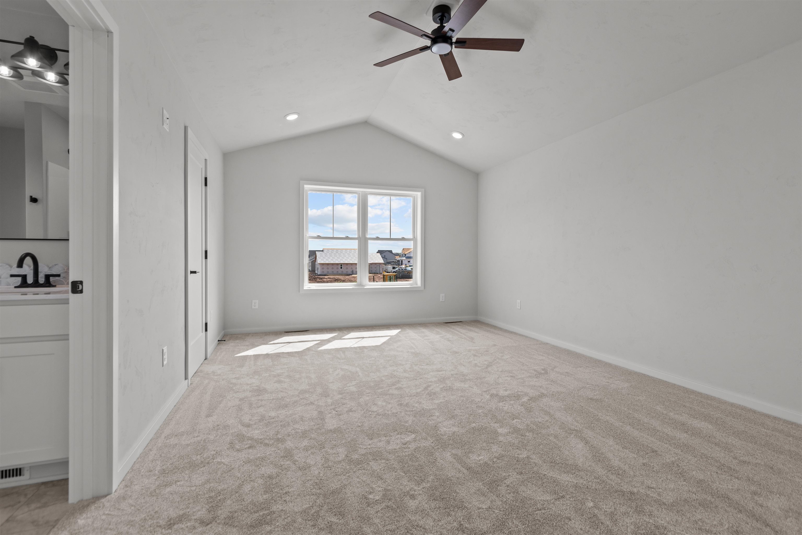 3606 E Golden Gate Drive Property Photo 13