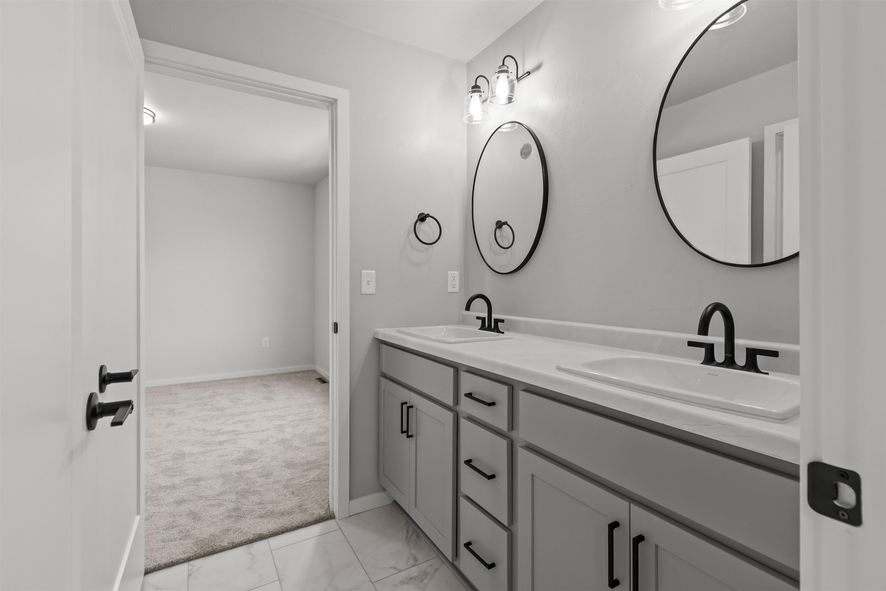 3606 E Golden Gate Drive Property Photo 15