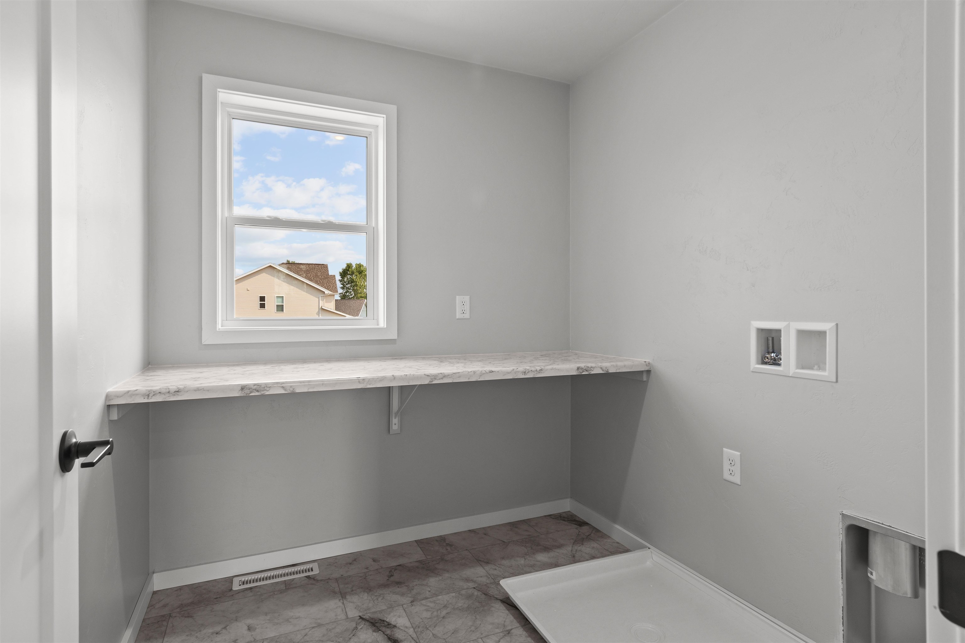 3606 E Golden Gate Drive Property Photo 19