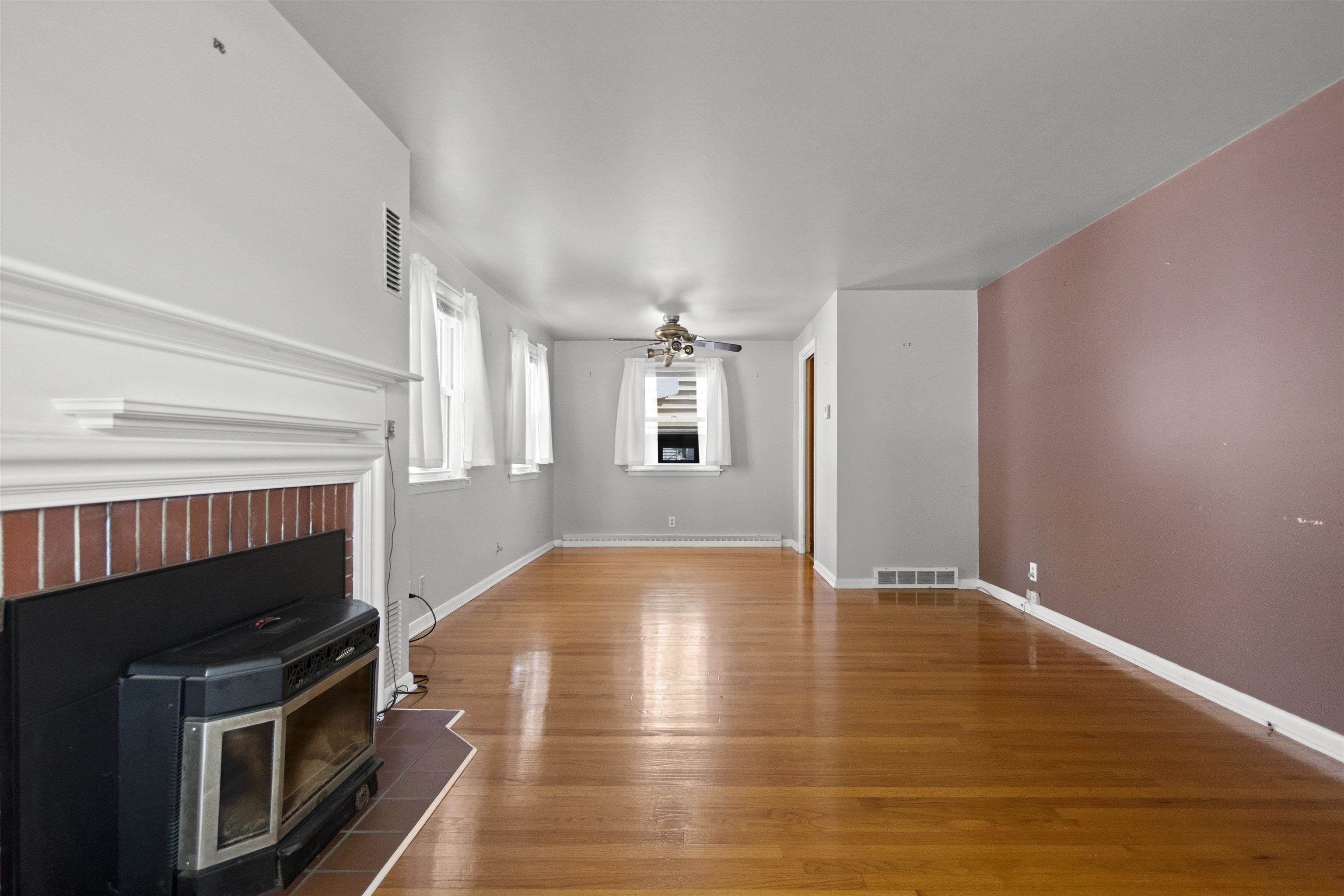 960 Higgins Avenue Property Photo 6