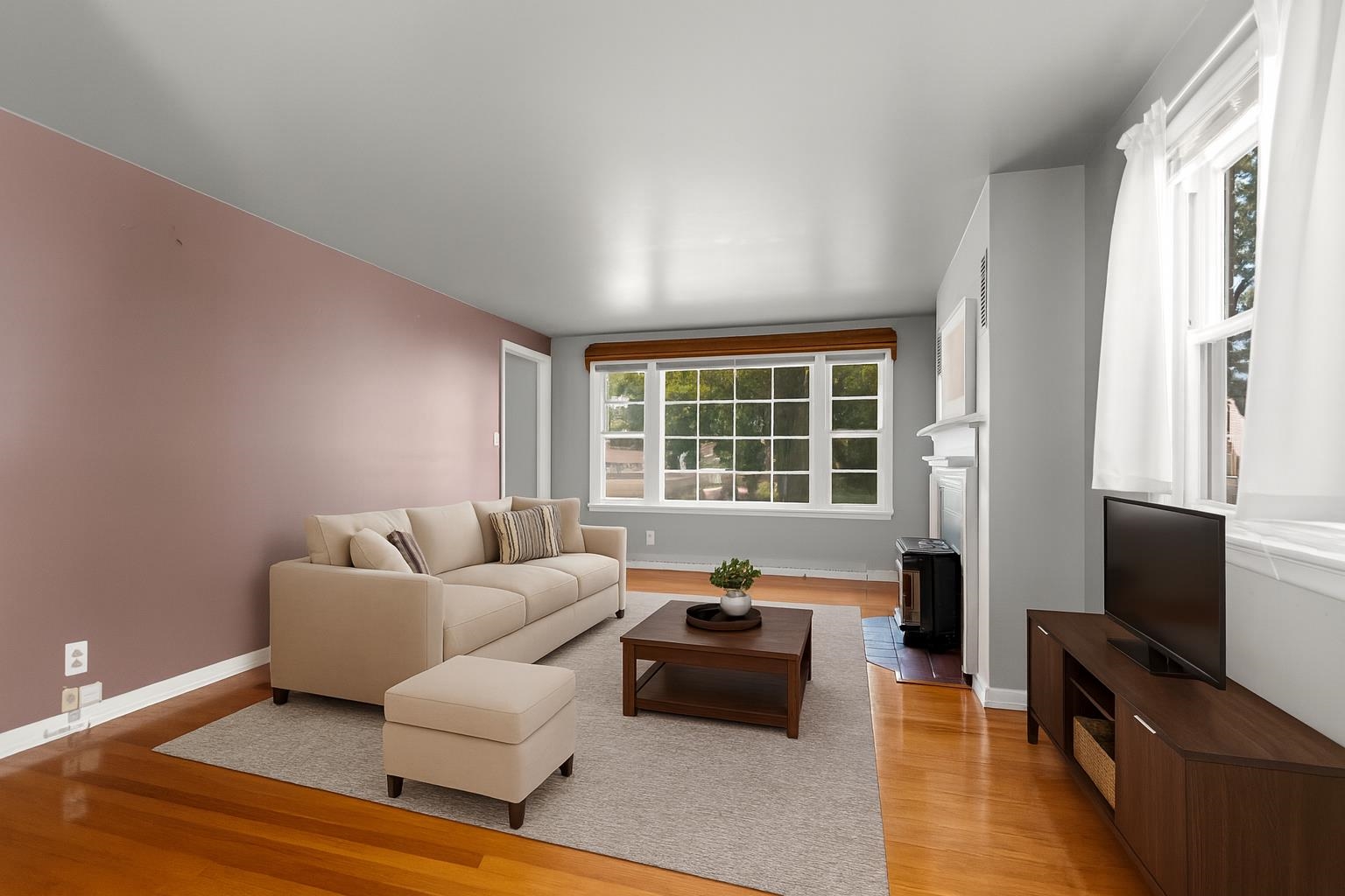 960 Higgins Avenue Property Photo 7