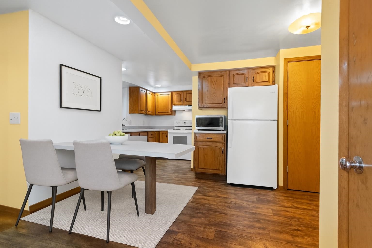 960 Higgins Avenue Property Photo 11