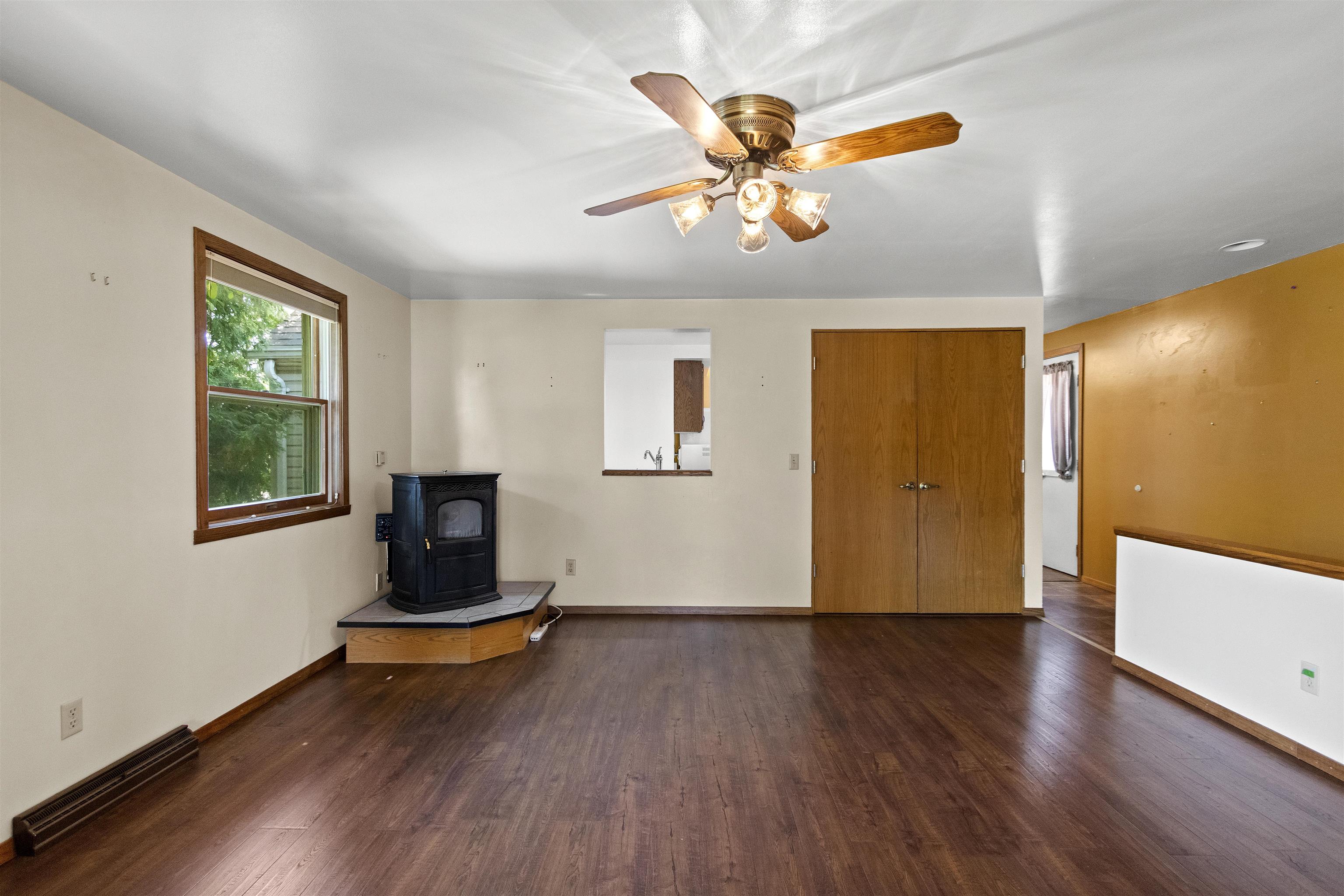960 Higgins Avenue Property Photo 21