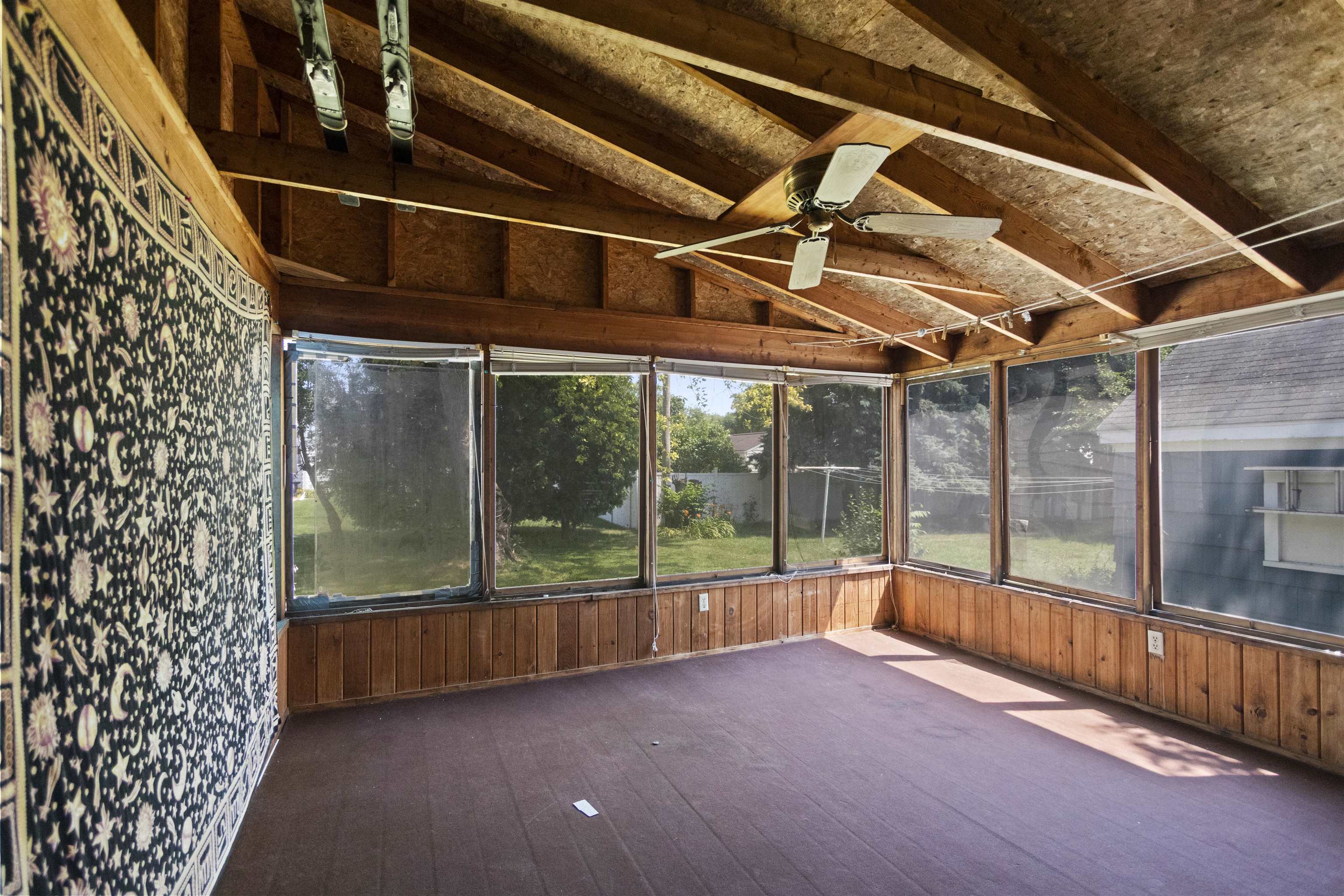 960 Higgins Avenue Property Photo 23
