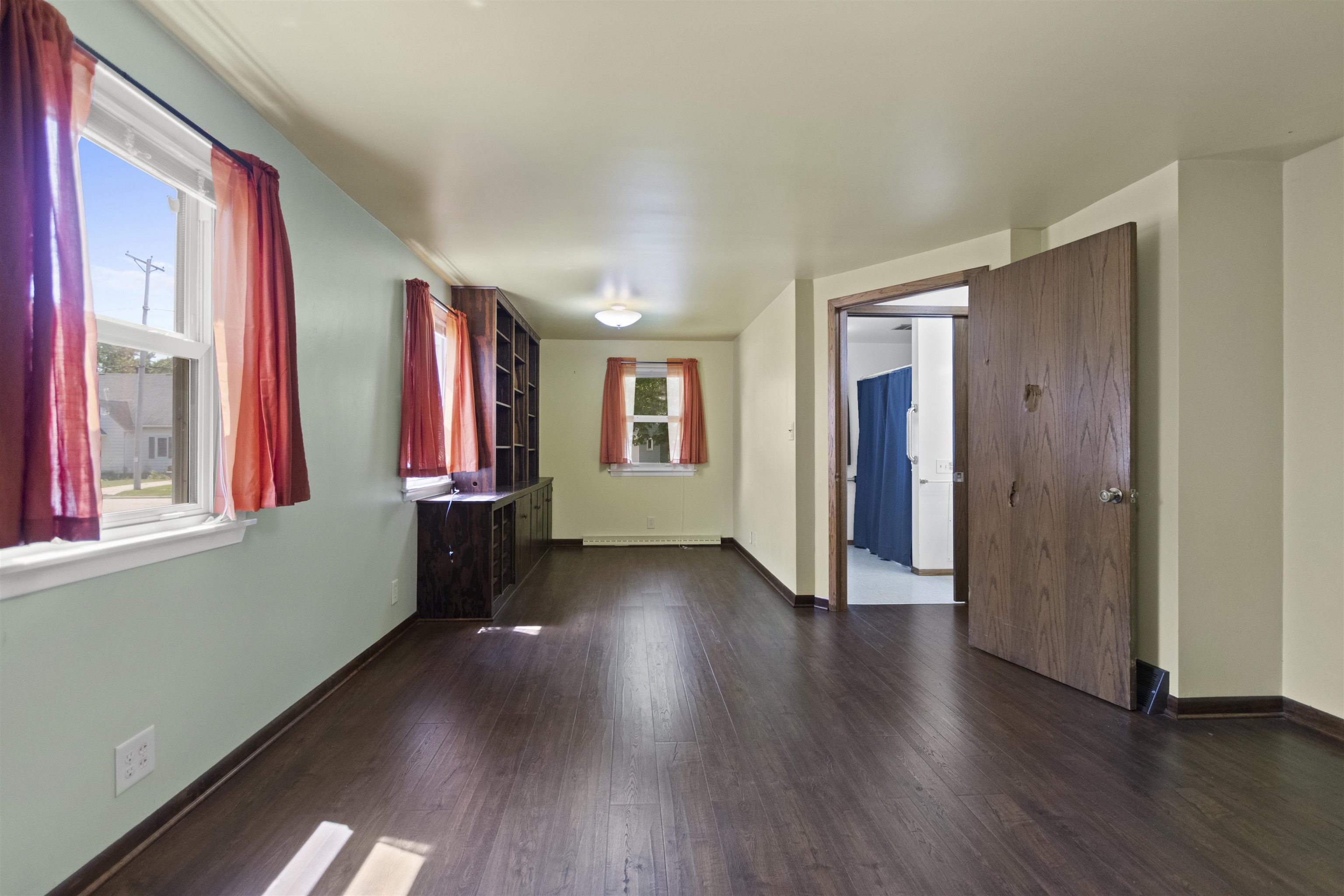 960 Higgins Avenue Property Photo 27