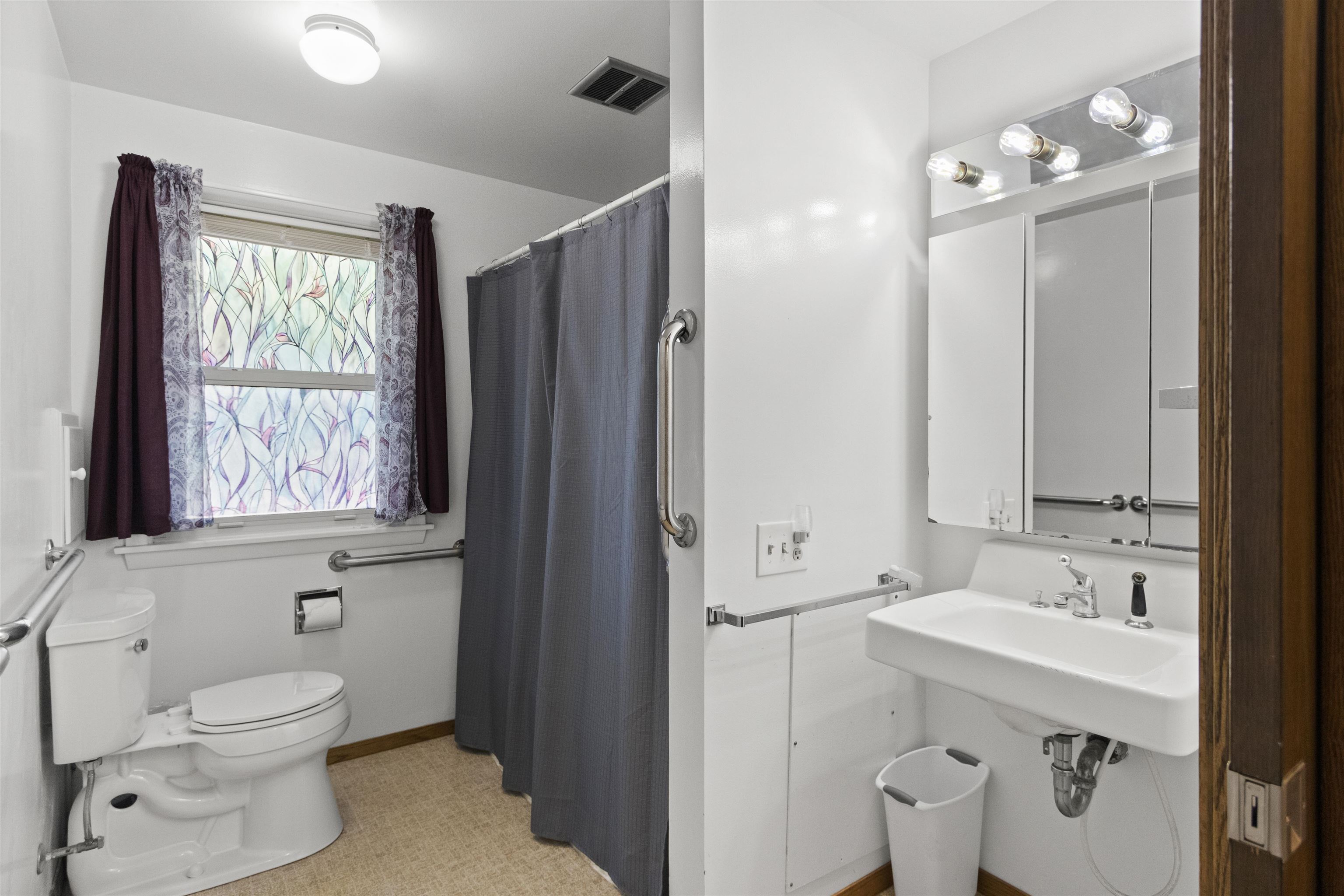 960 Higgins Avenue Property Photo 29