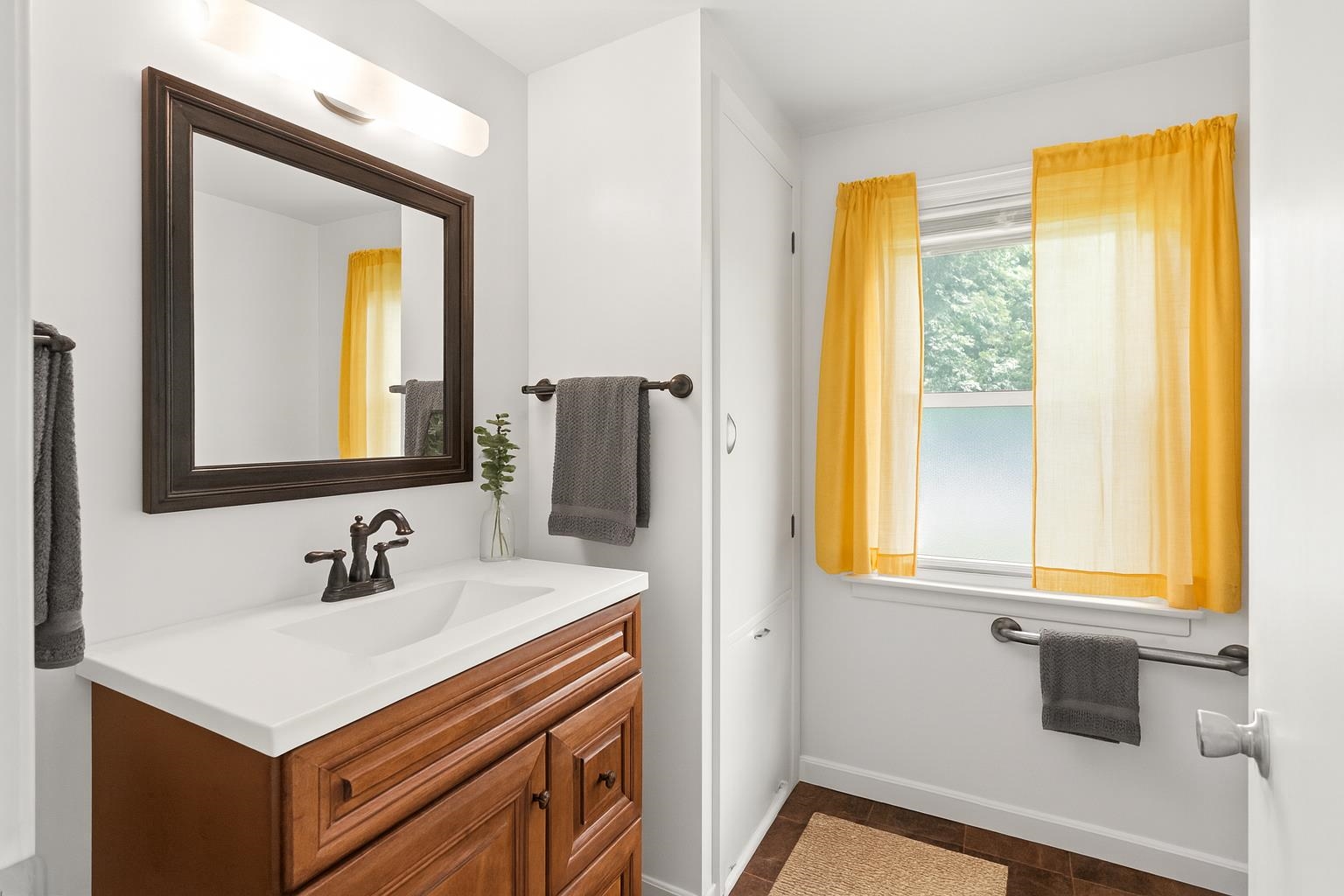 960 Higgins Avenue Property Photo 32