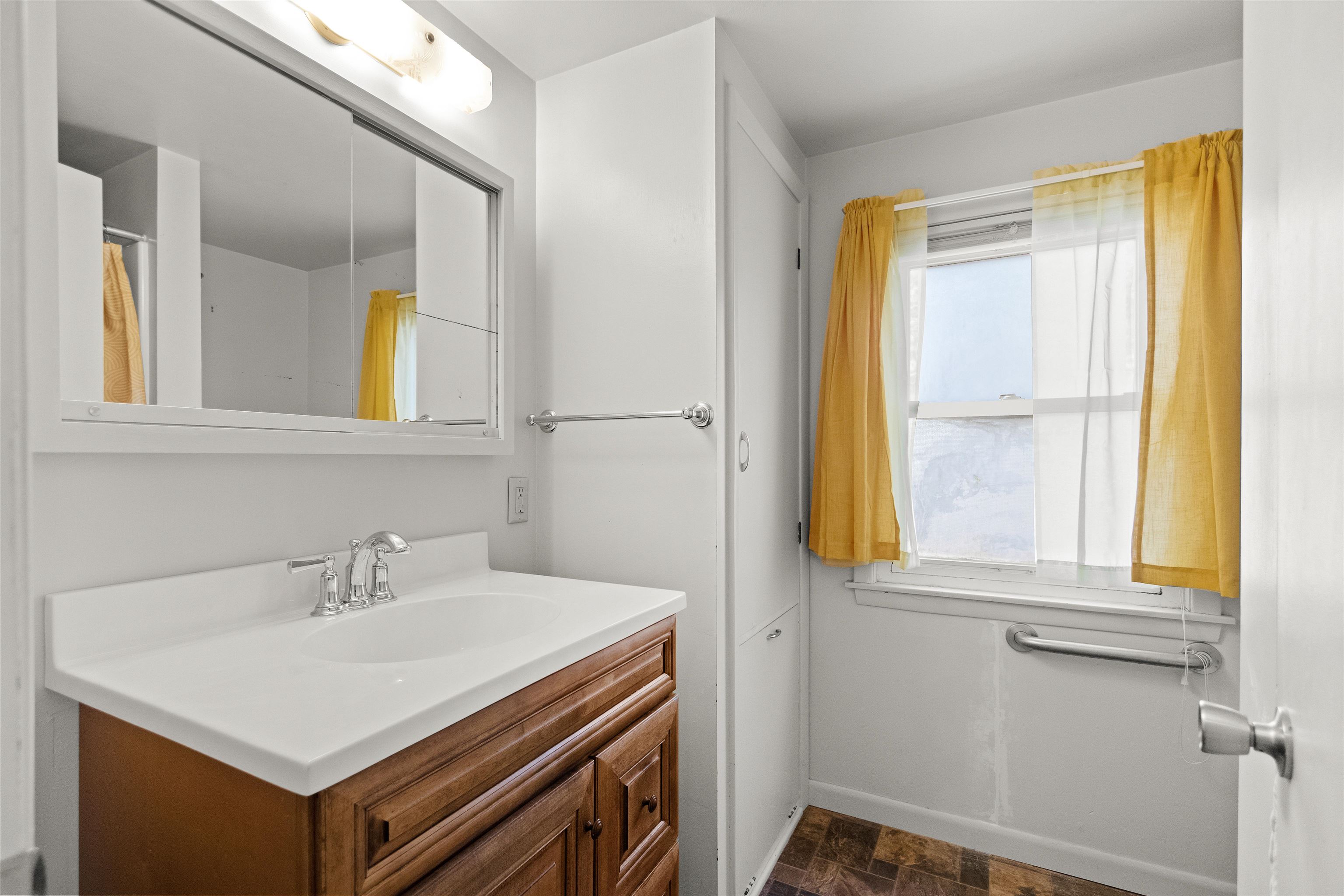 960 Higgins Avenue Property Photo 33