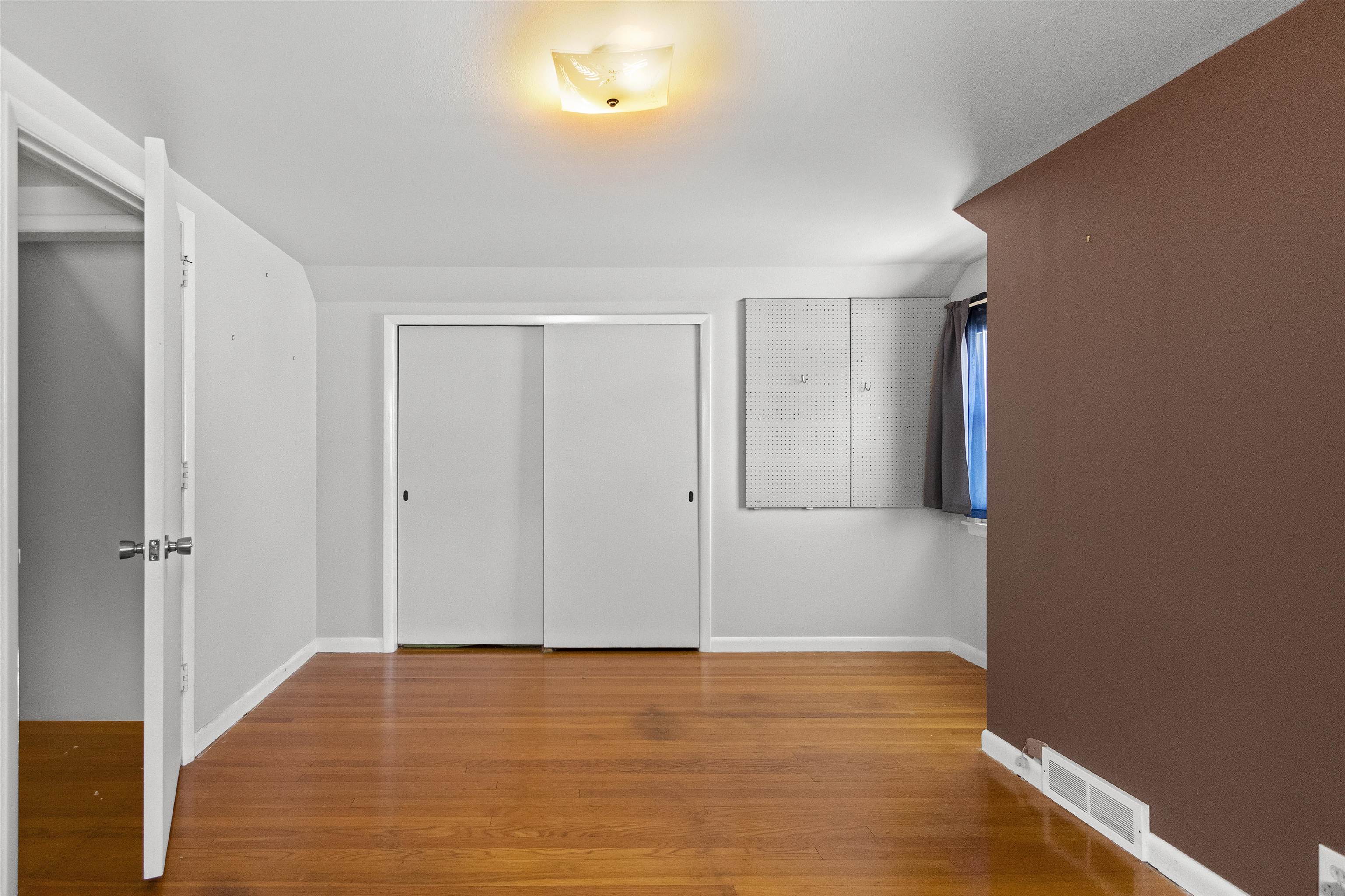 960 Higgins Avenue Property Photo 35
