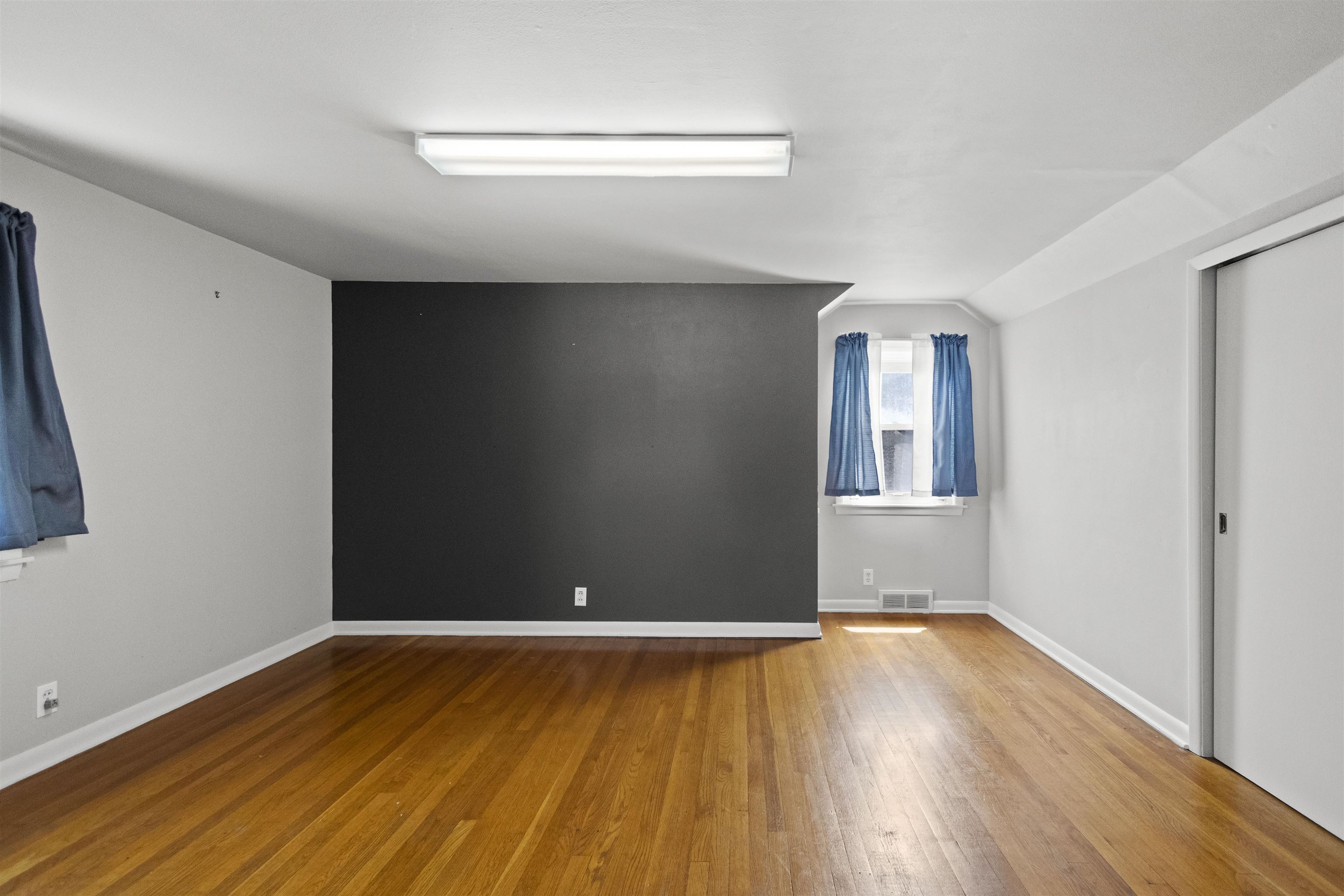 960 Higgins Avenue Property Photo 38
