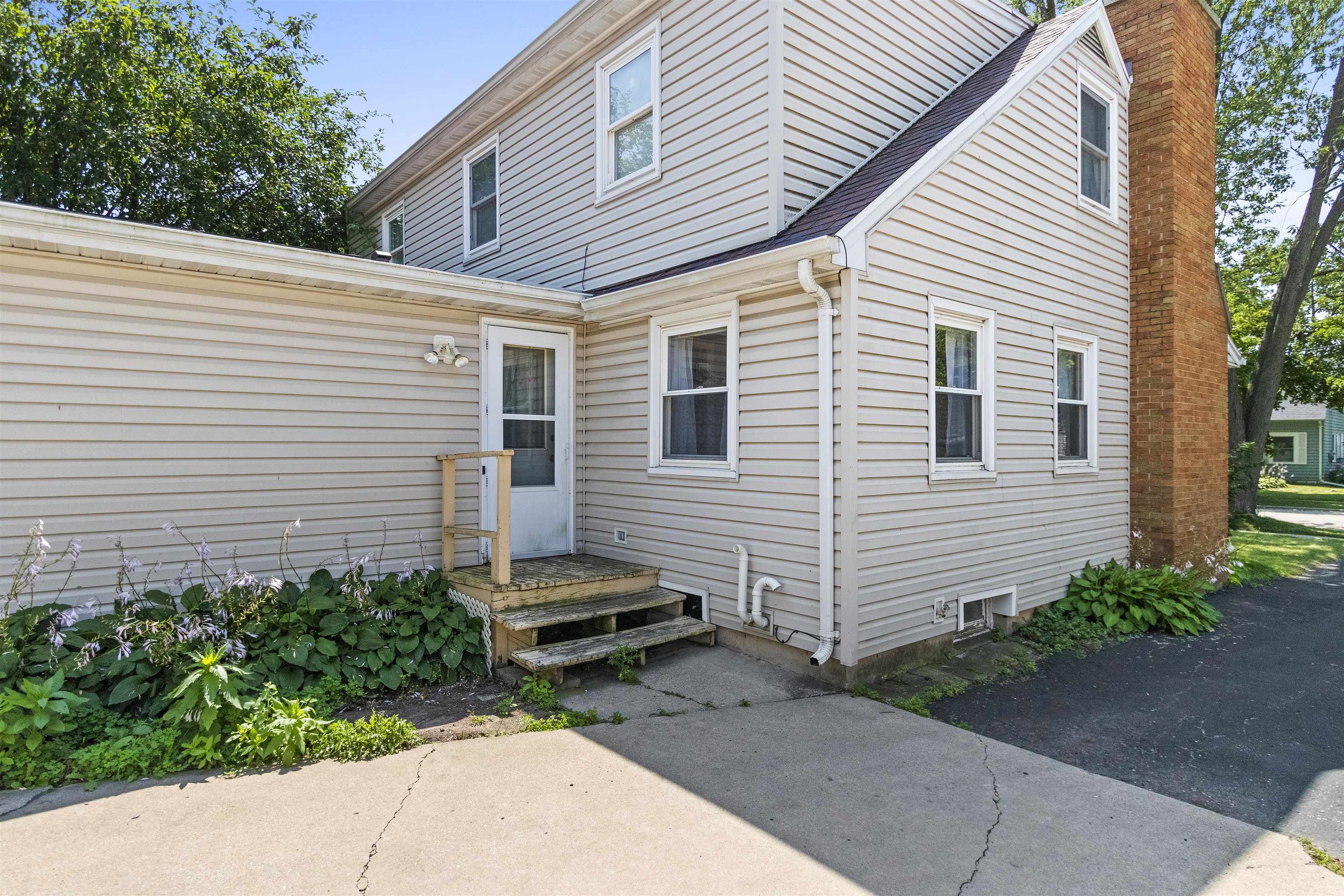 960 Higgins Avenue Property Photo 46