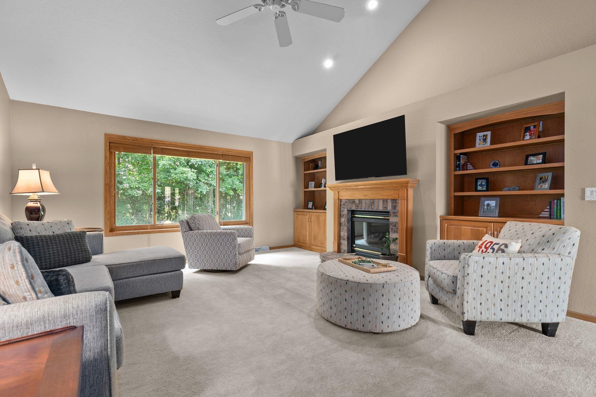 1509 Meadowbreeze Circle Property Photo 8
