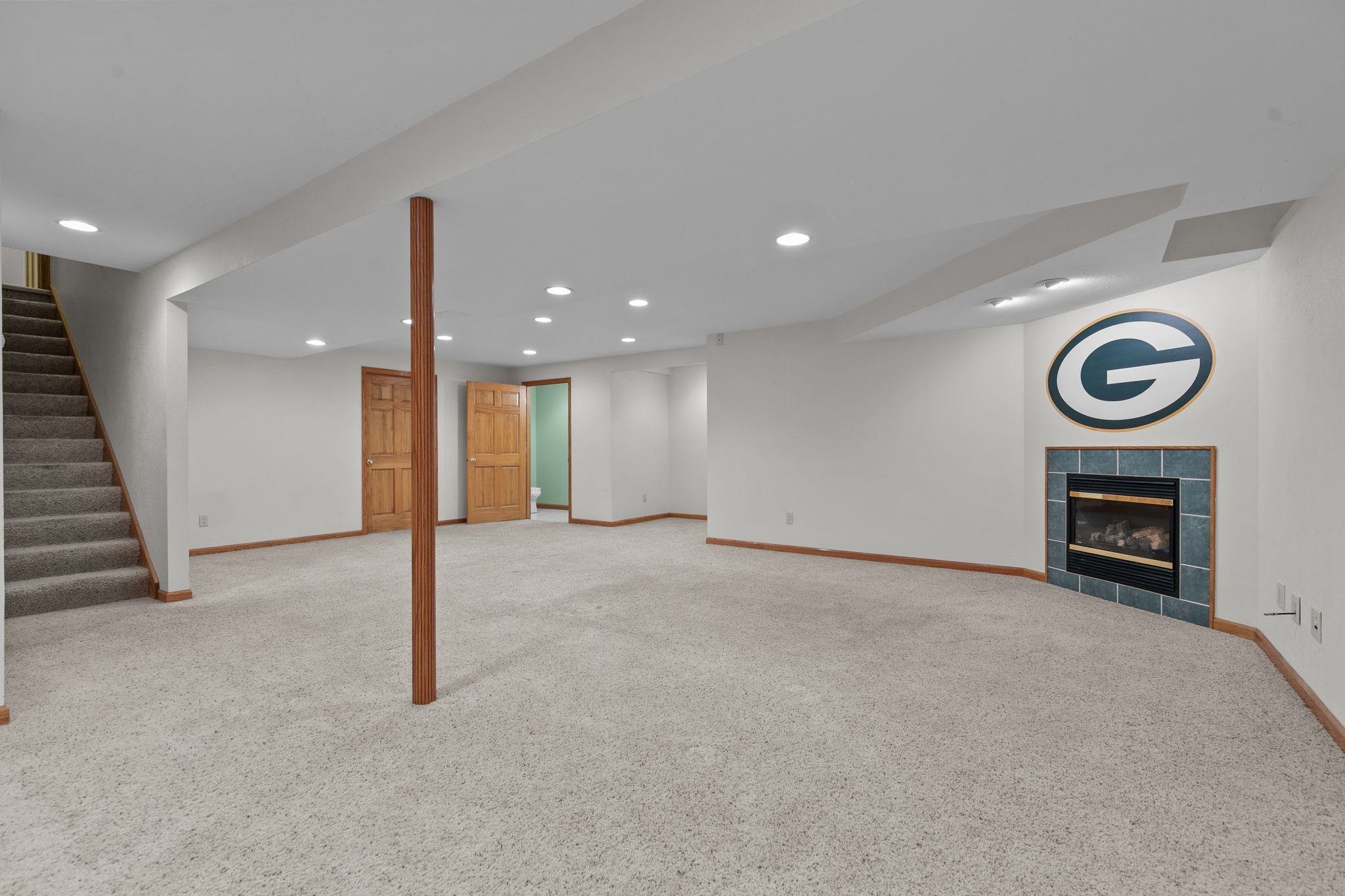 1509 Meadowbreeze Circle Property Photo 32