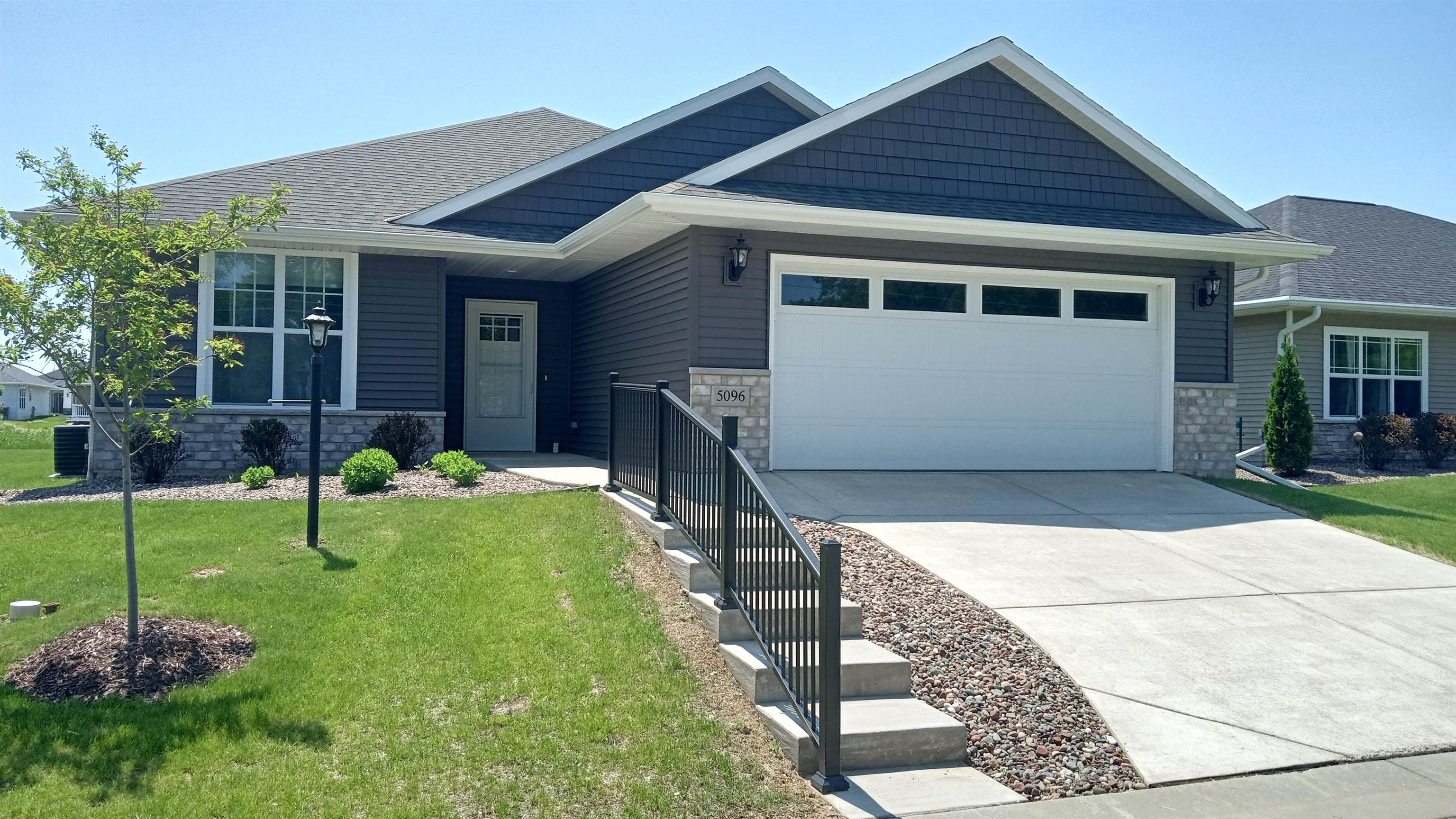 5096 N Milkweed Trail Property Photo 1