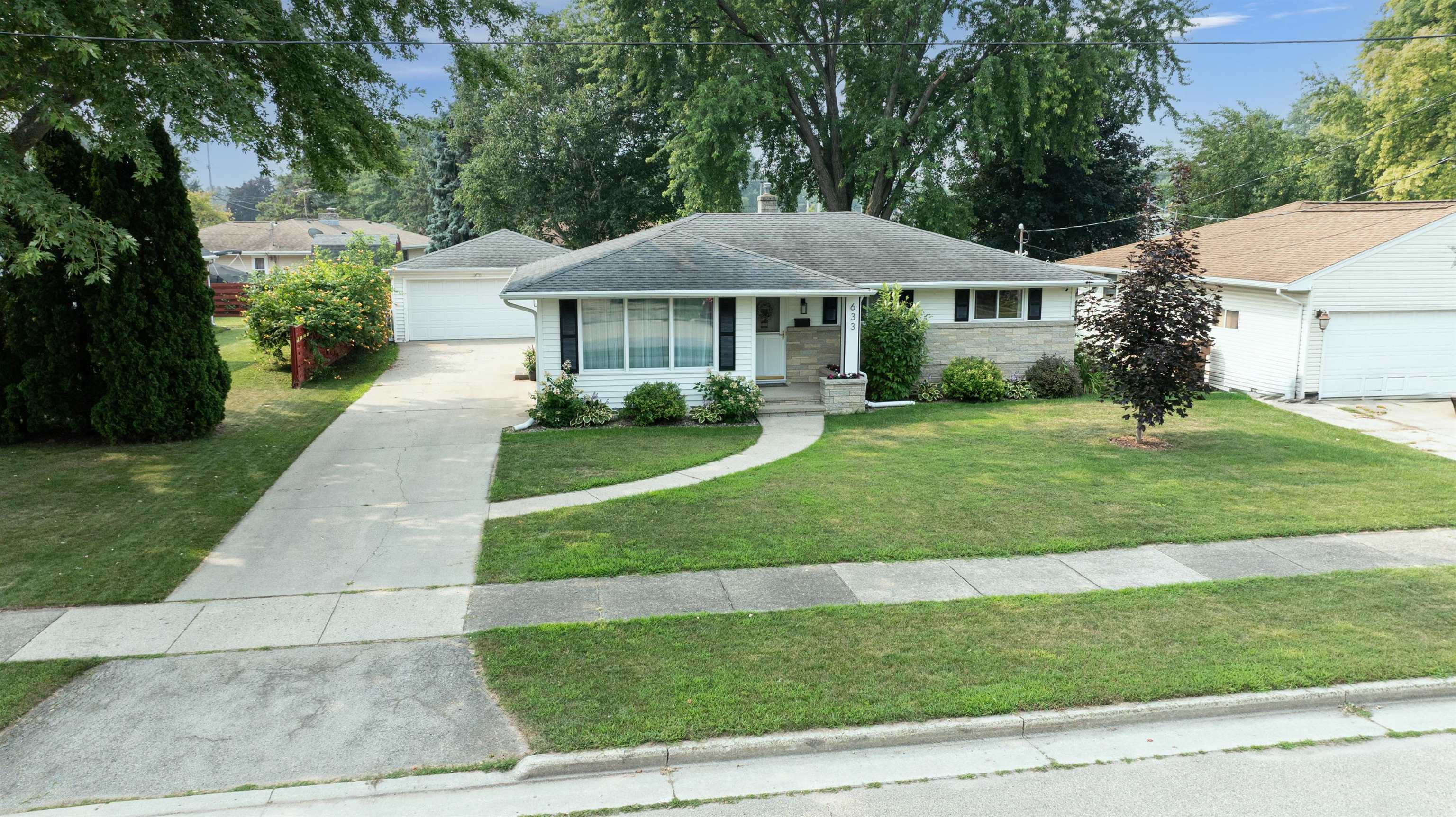 633 11th Street Property Photo 1