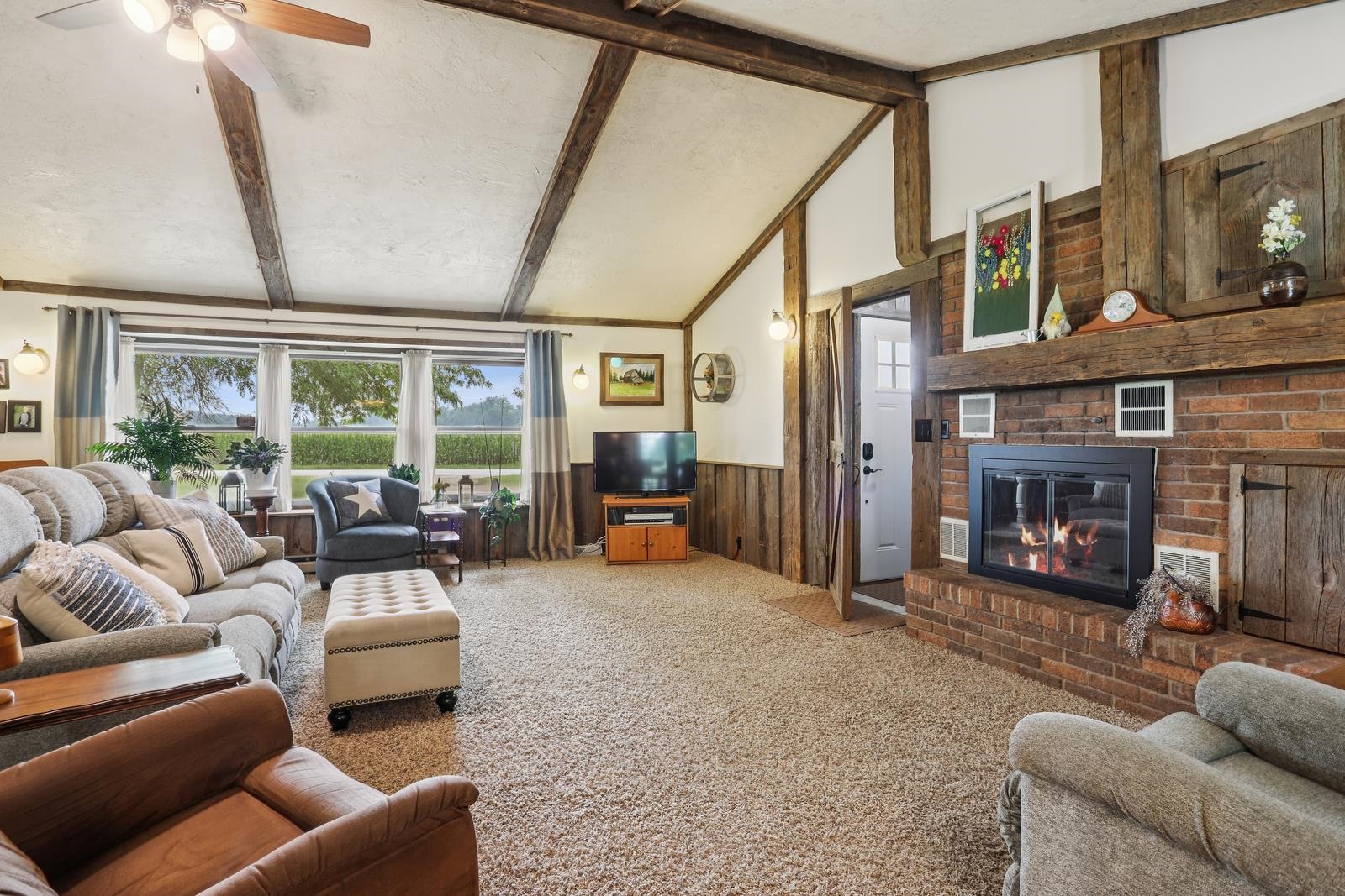 528 Round Lake Road Property Photo 2