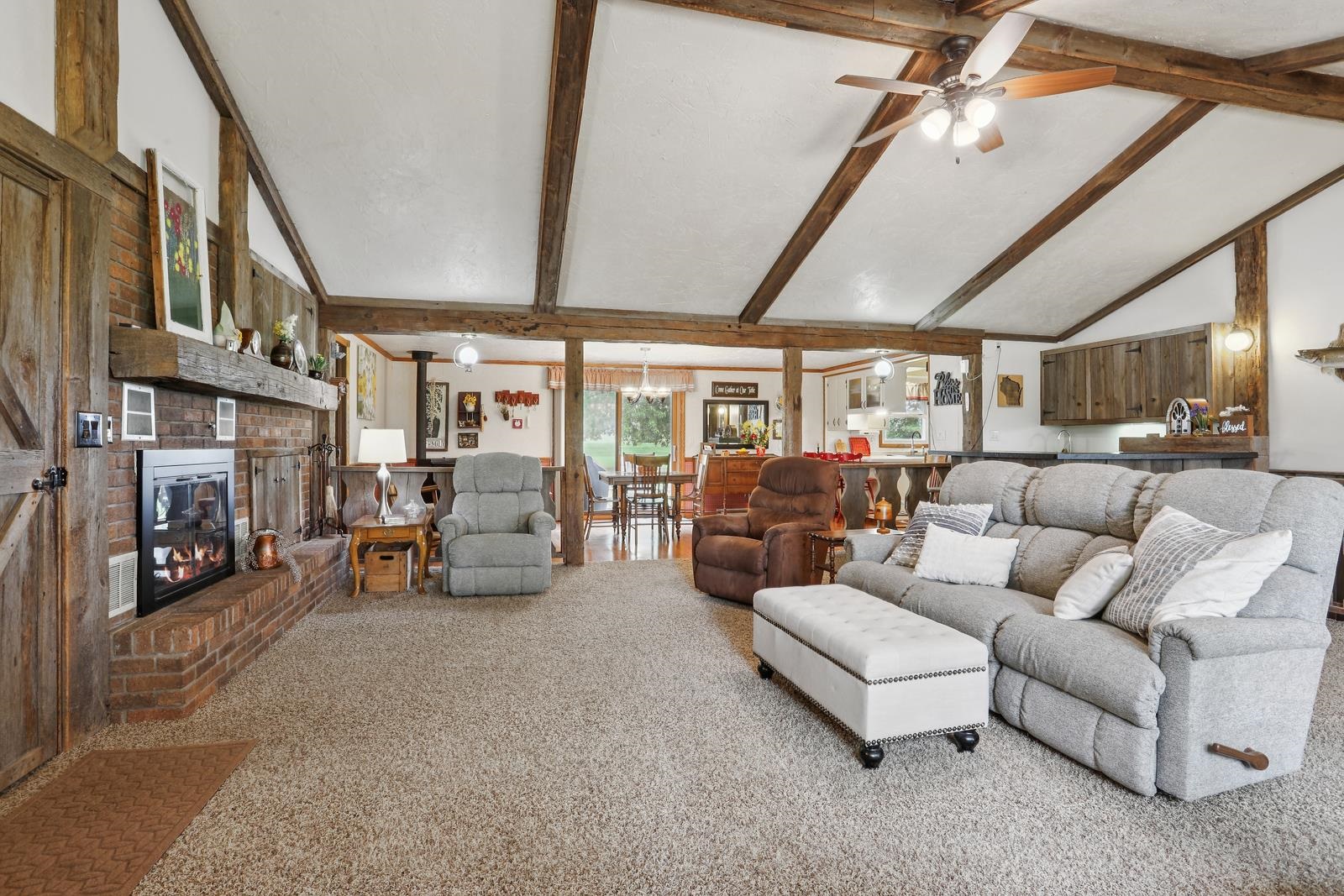 528 Round Lake Road Property Photo 3