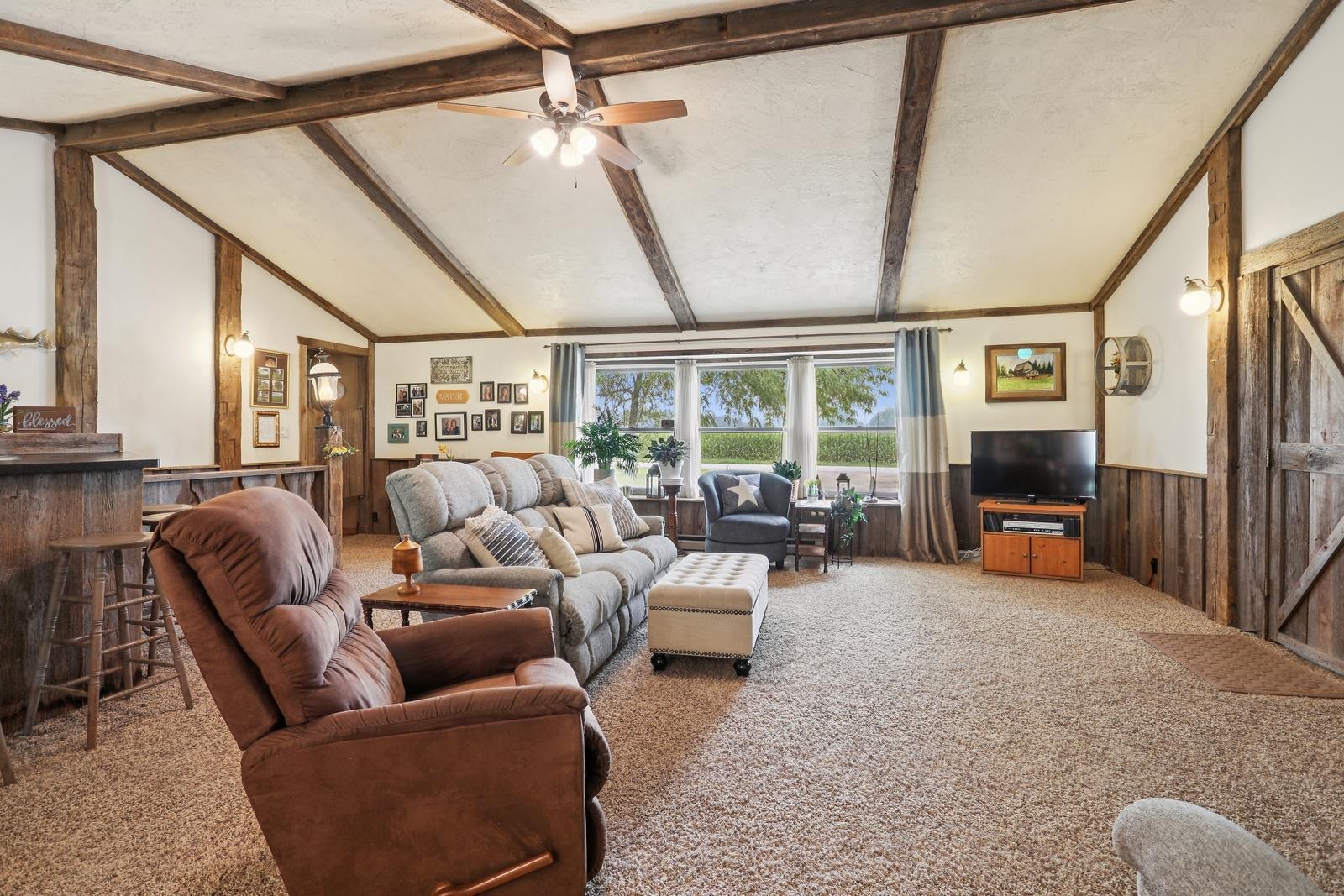 528 Round Lake Road Property Photo 5