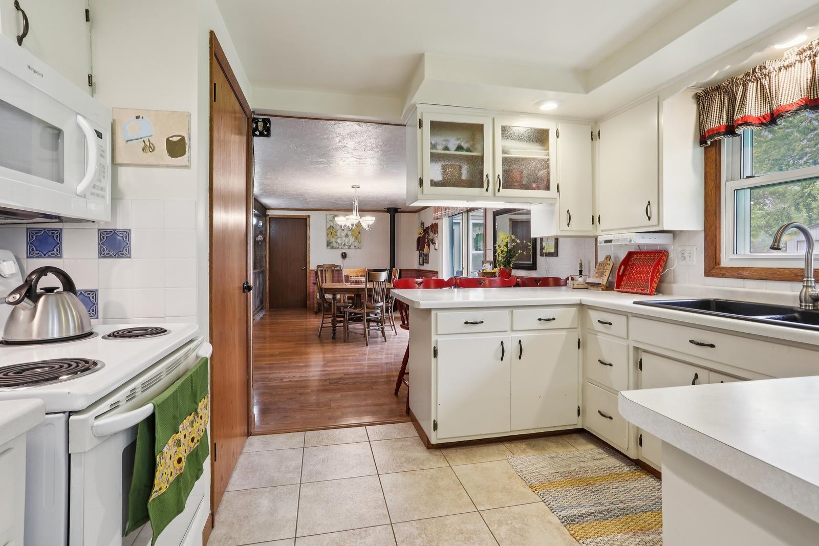 528 Round Lake Road Property Photo 11