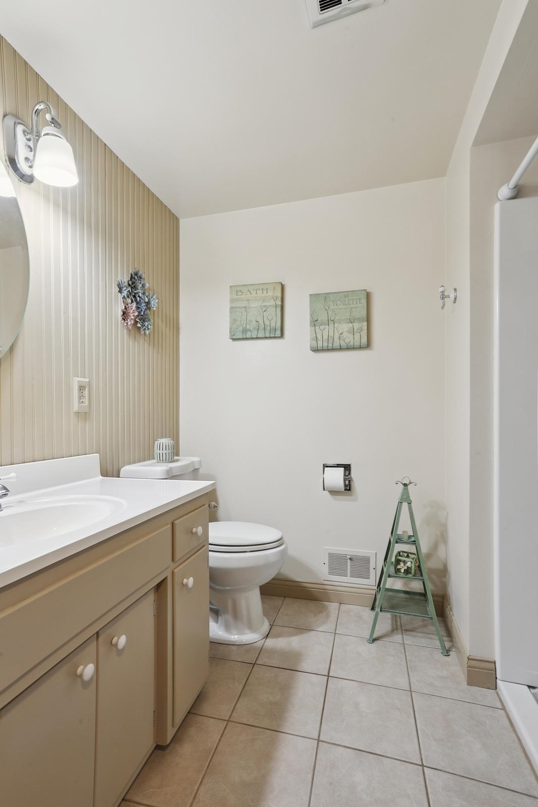 528 Round Lake Road Property Photo 20