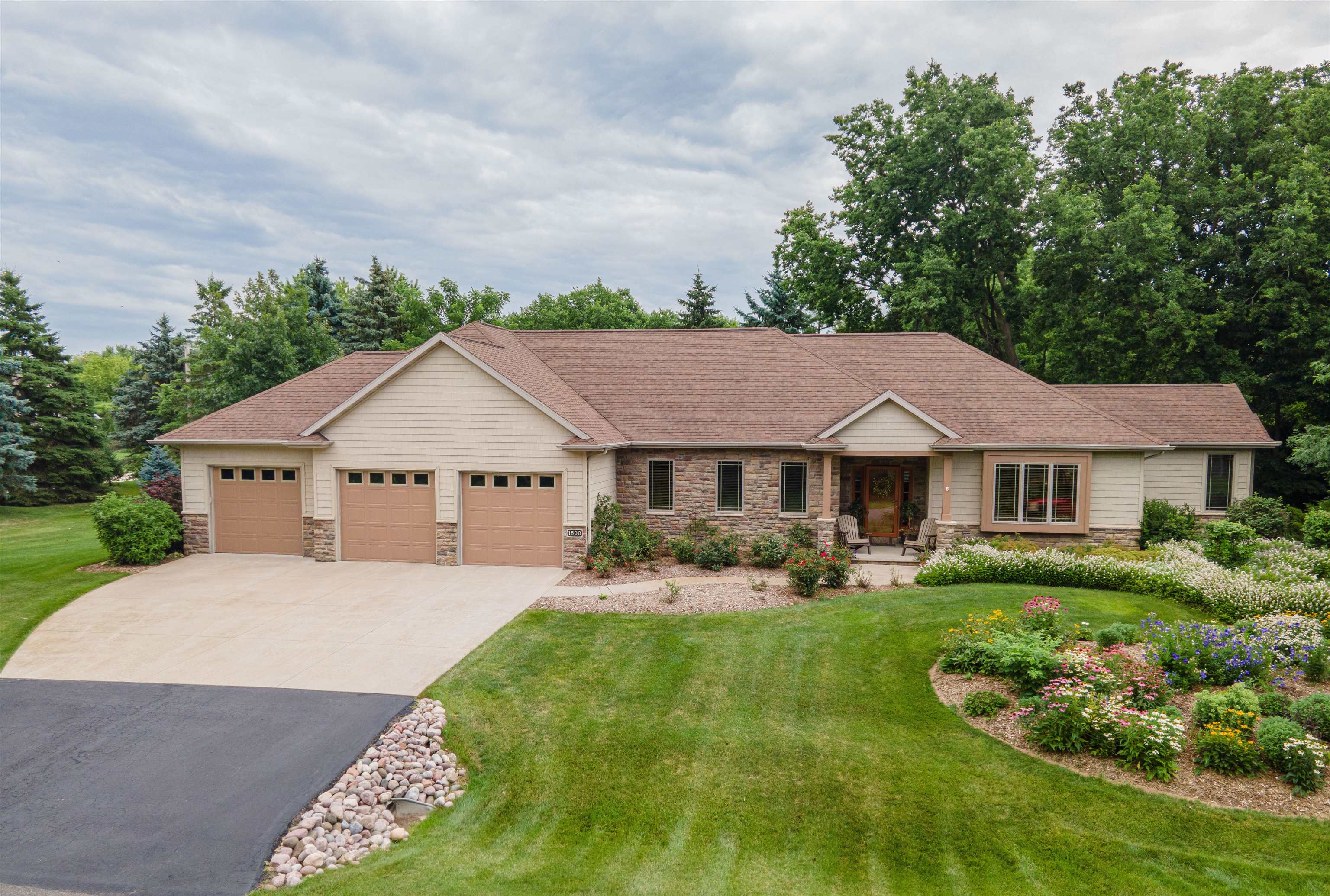 1500 Hidden Acres Lane Property Photo 1