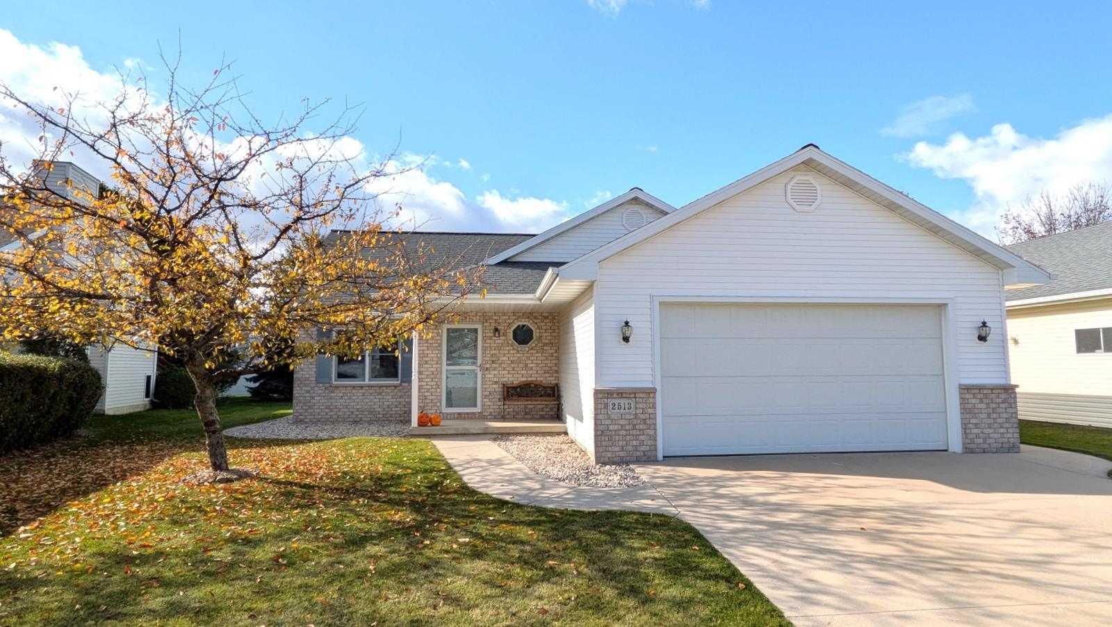 2513 Bishops Lane Property Photo 1