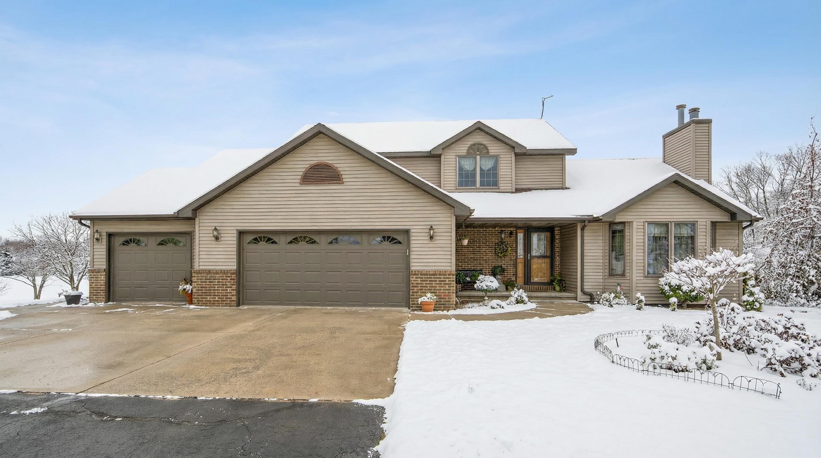 N1100 Wood Lane Property Photo 1