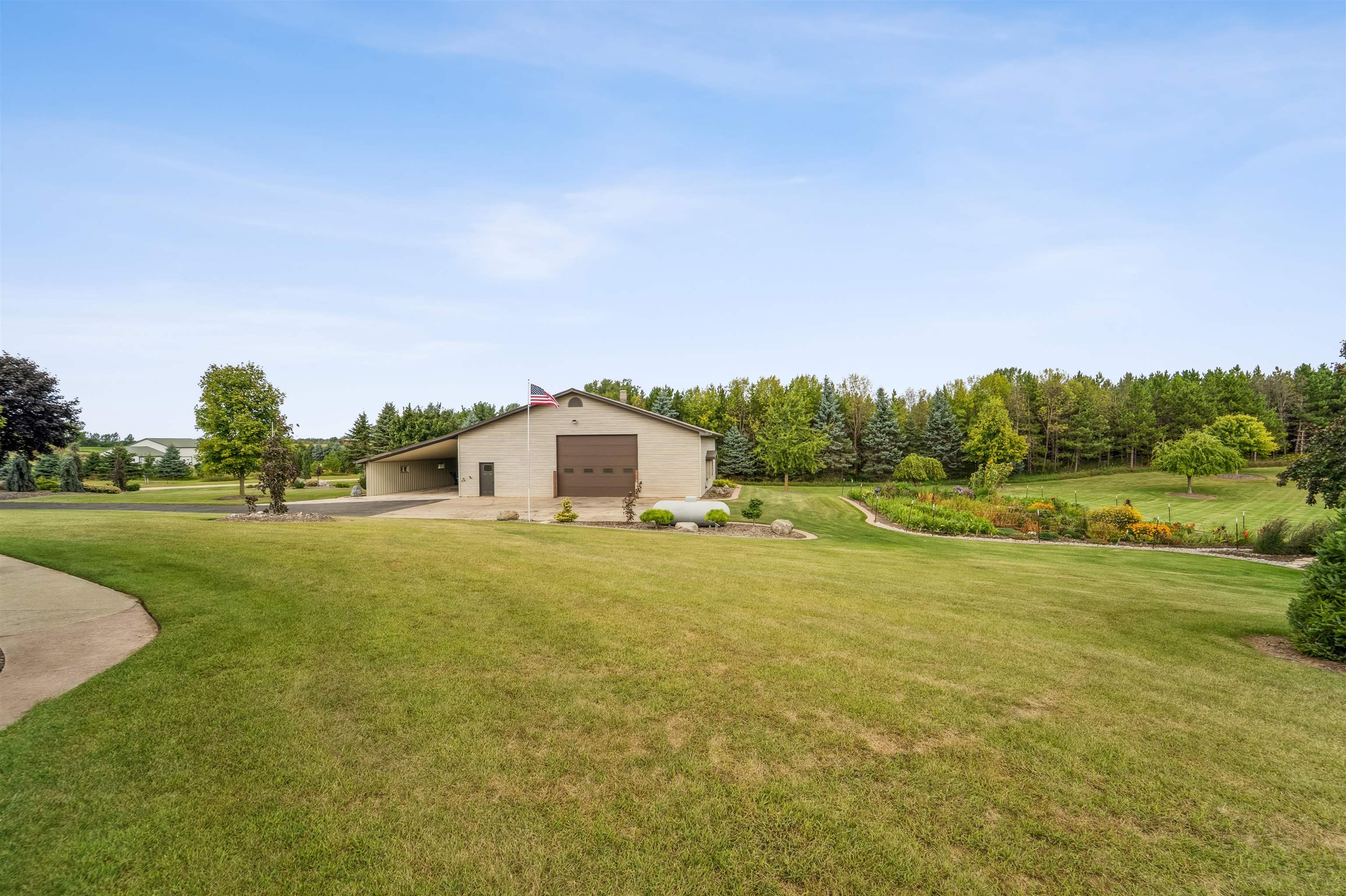 N1100 Wood Lane Property Photo 58