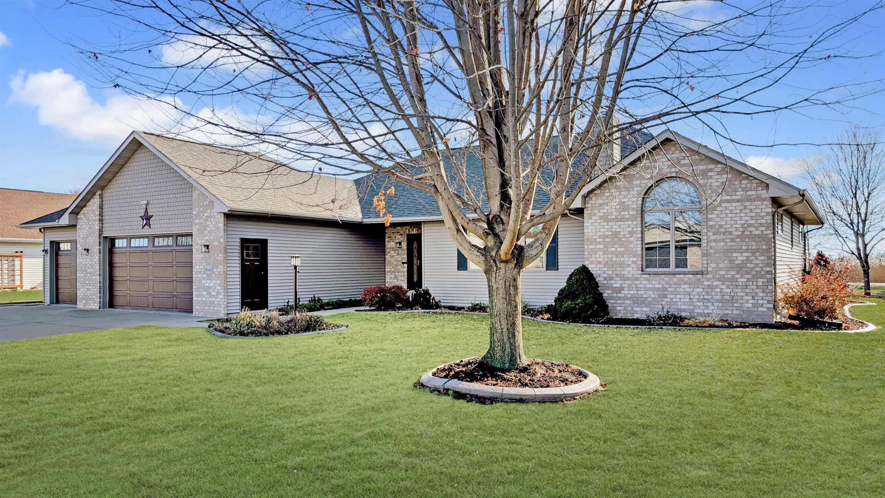 W5935 Daffodil Drive Property Photo 1