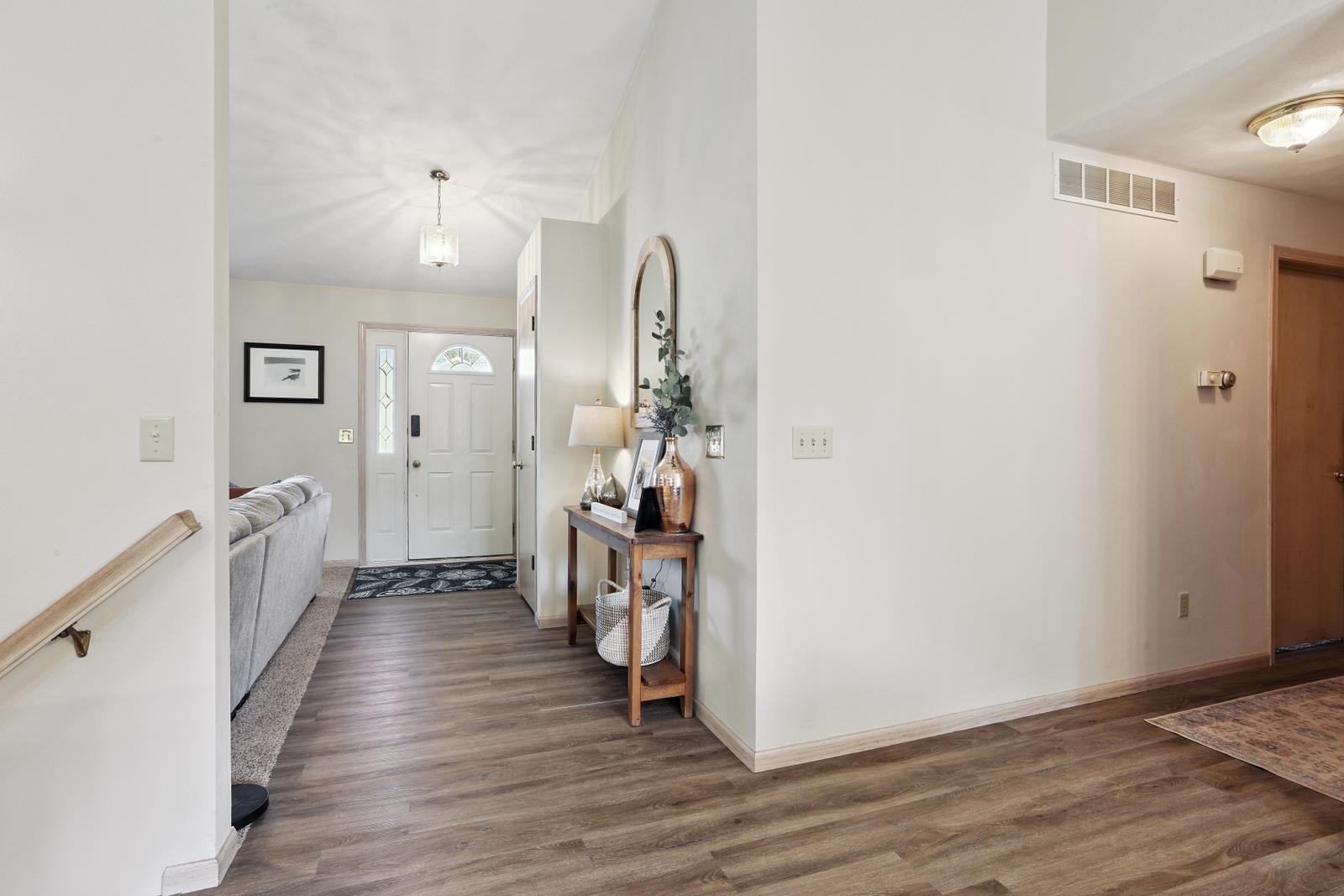 100 Bentwood Drive Property Photo 3