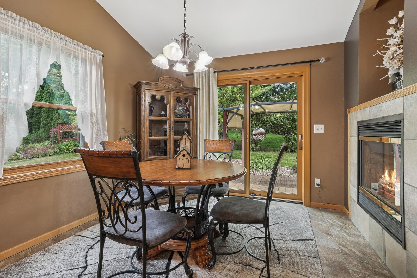 W189 Allen Dale Lane Property Photo 5