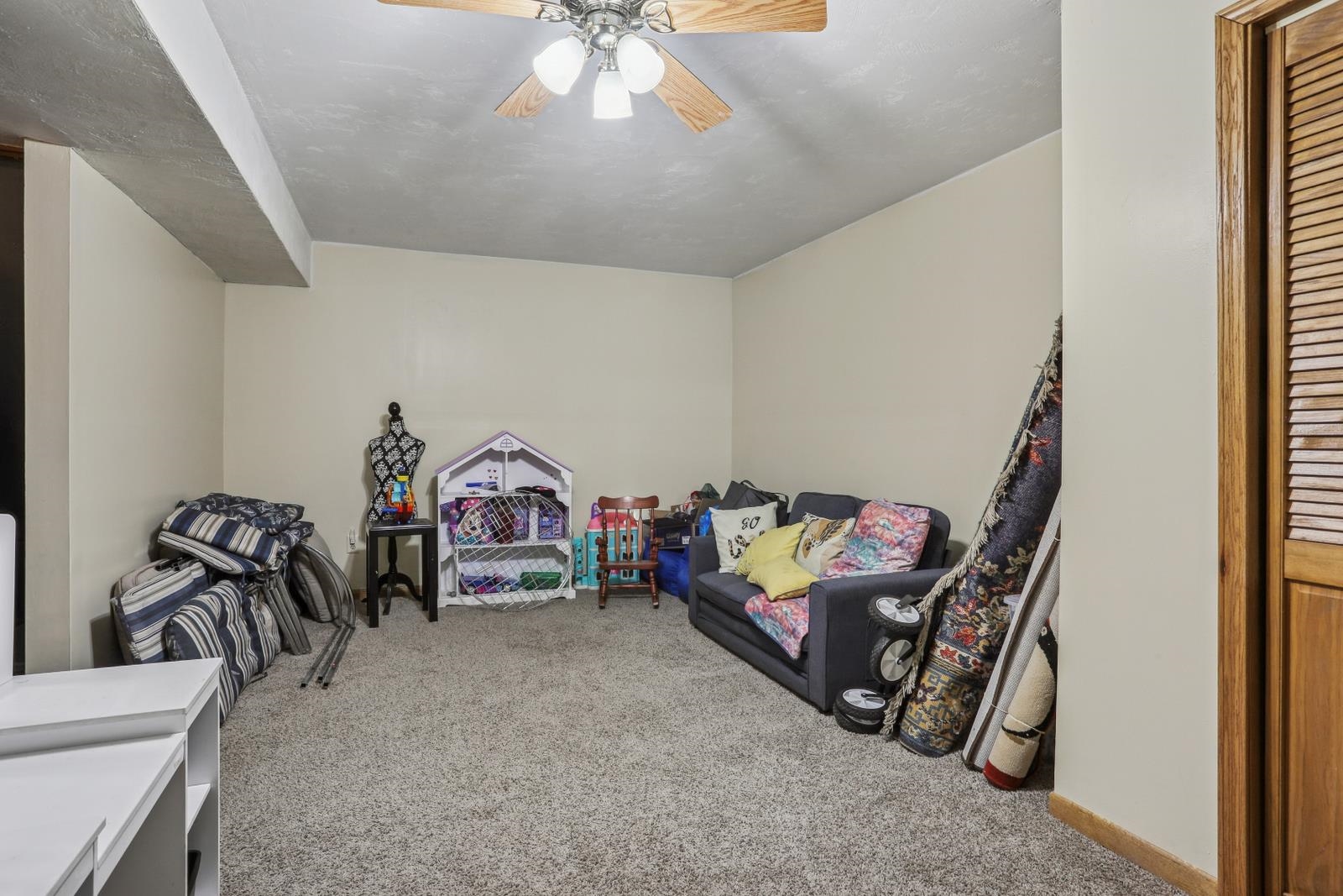 W189 Allen Dale Lane Property Photo 17