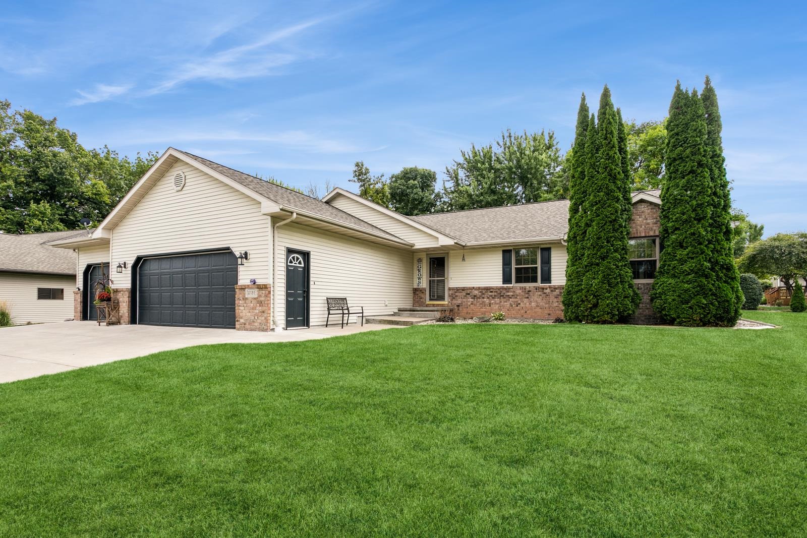 W189 Allen Dale Lane Property Photo 25