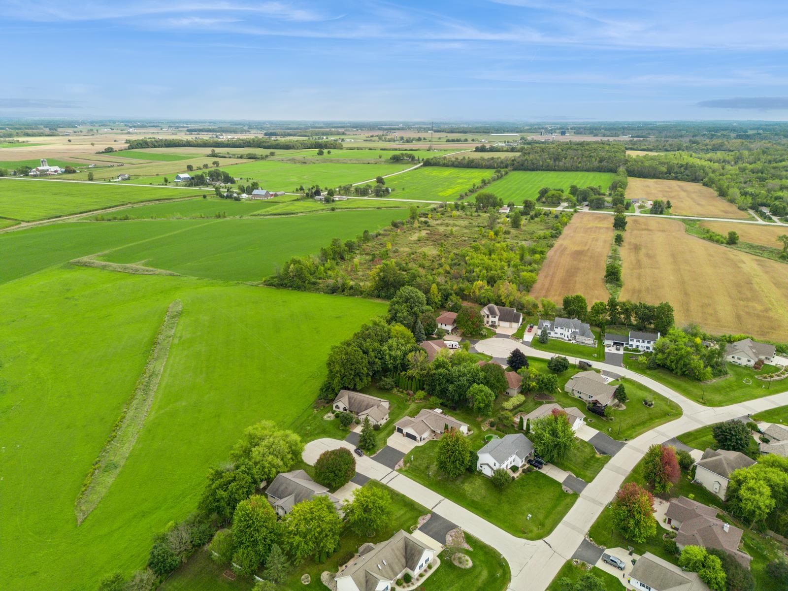 W189 Allen Dale Lane Property Photo 28