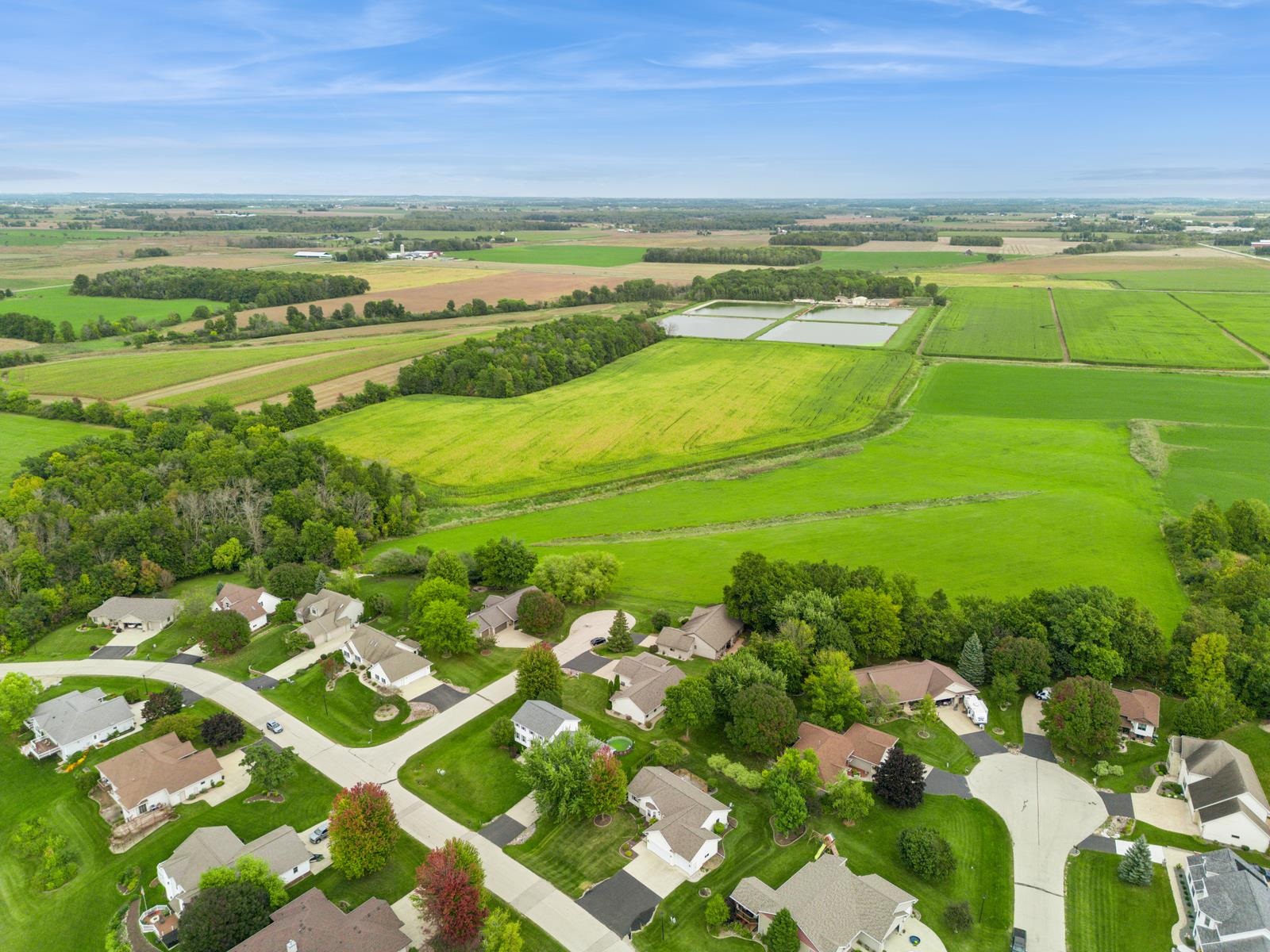 W189 Allen Dale Lane Property Photo 29