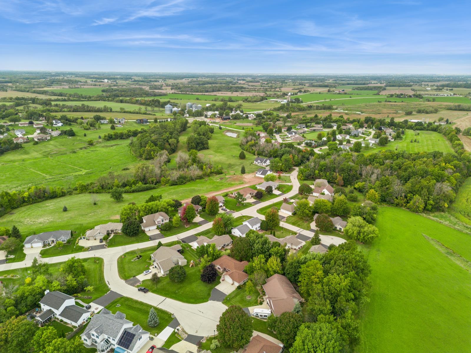 W189 Allen Dale Lane Property Photo 30