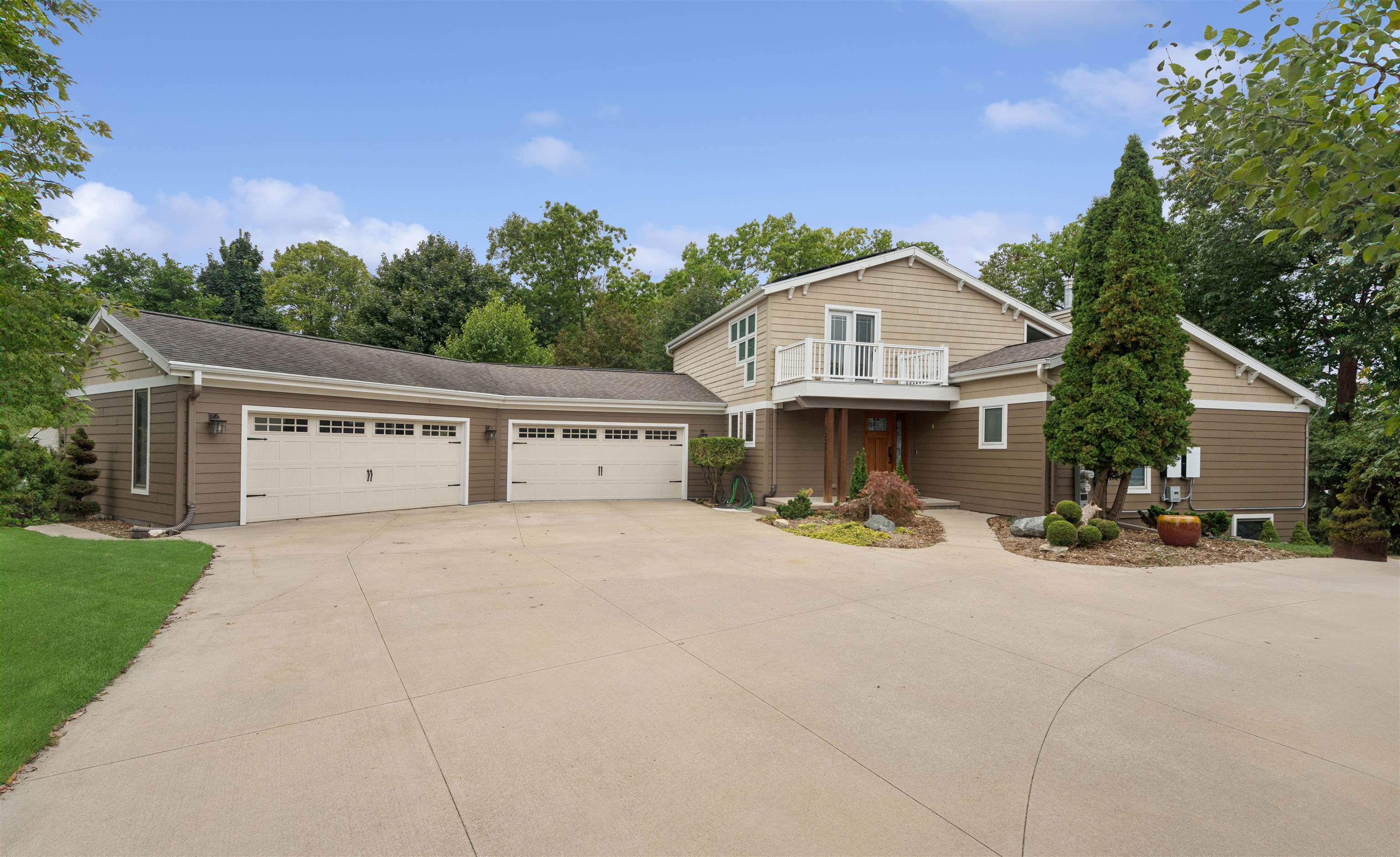 1331 N Briarcliff Drive Property Photo 1