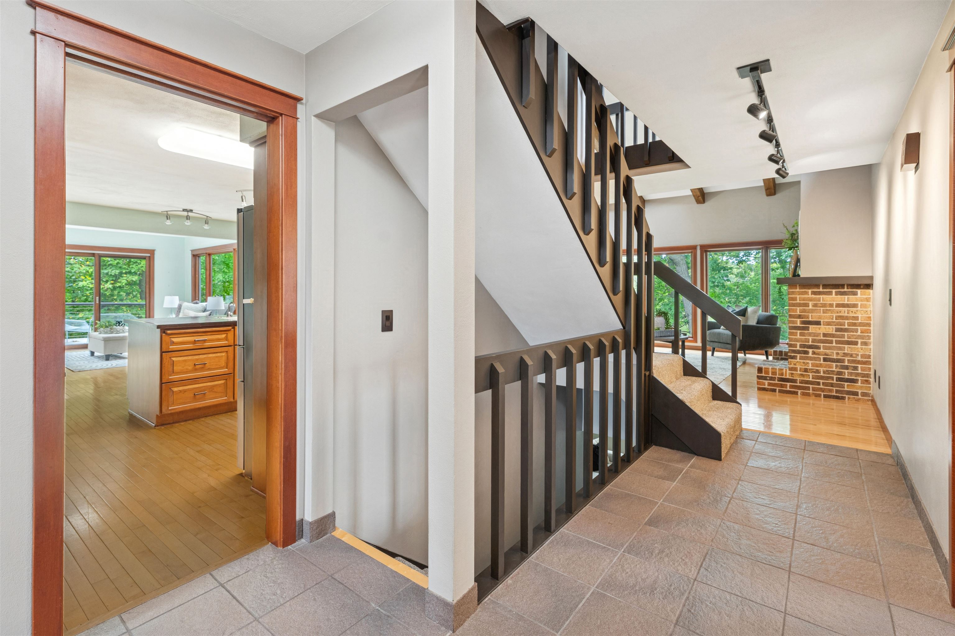 1331 N Briarcliff Drive Property Photo 3