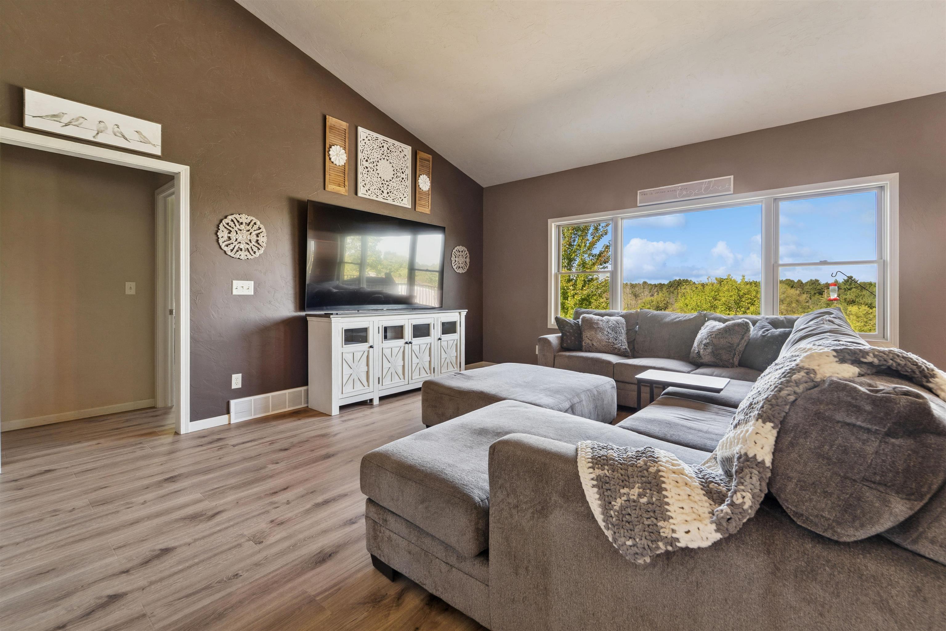 E9498 Brehmer Road Property Photo 10