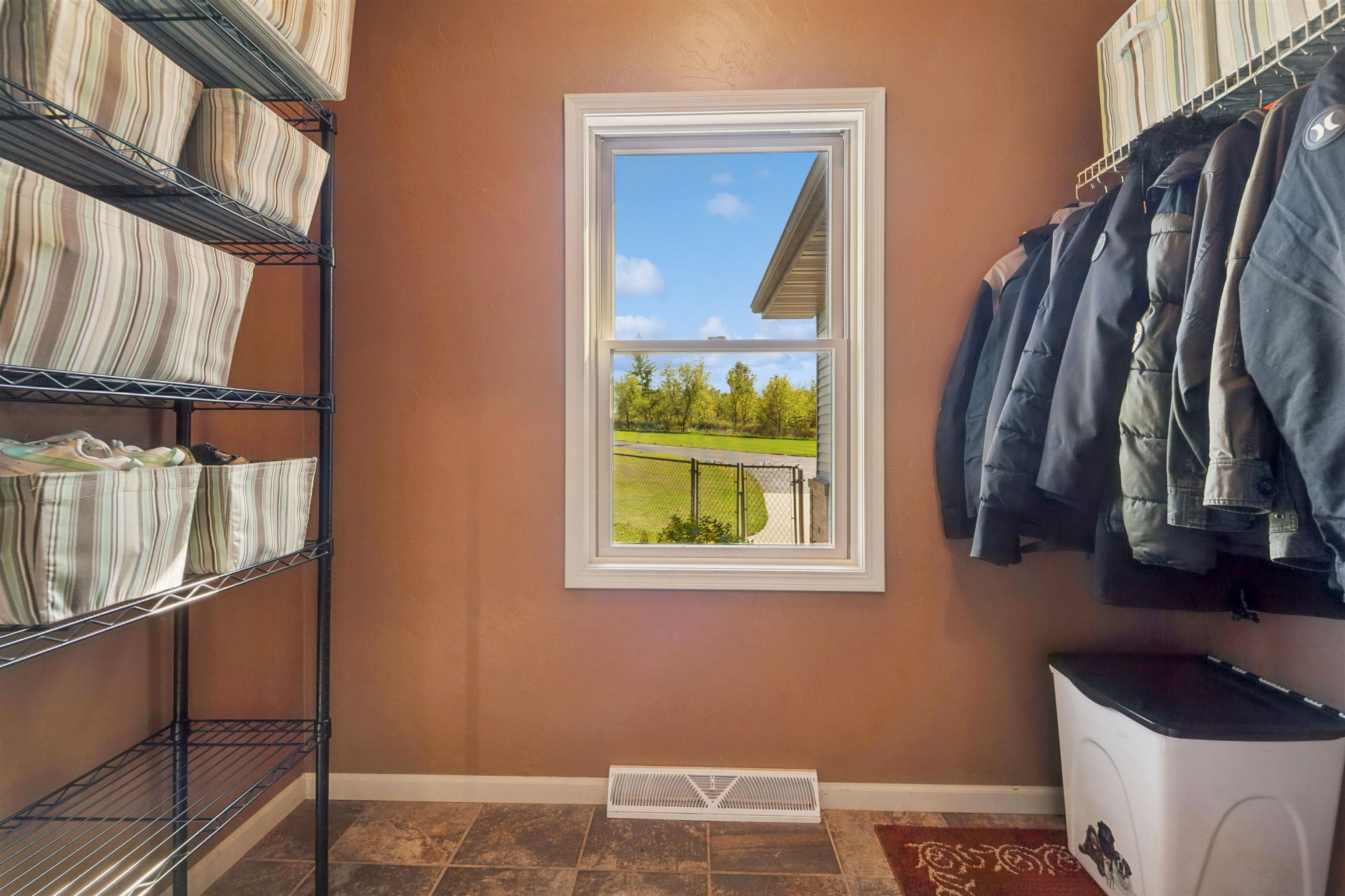 E9498 Brehmer Road Property Photo 16