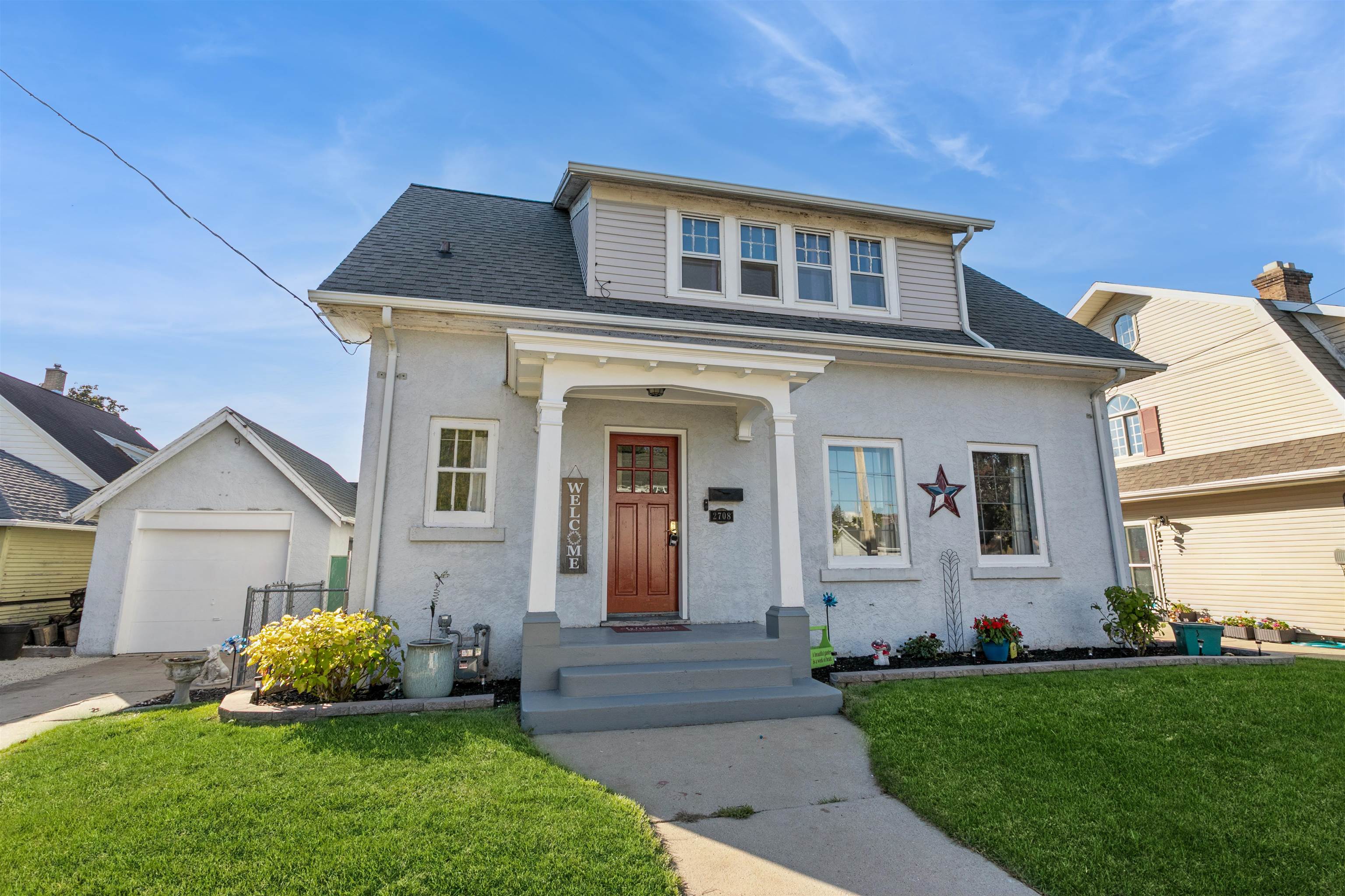 2708 School Street Property Photo 1