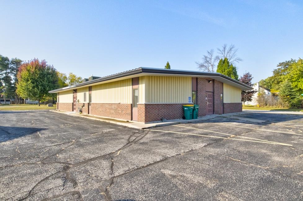 700 Owena Street Property Photo 1