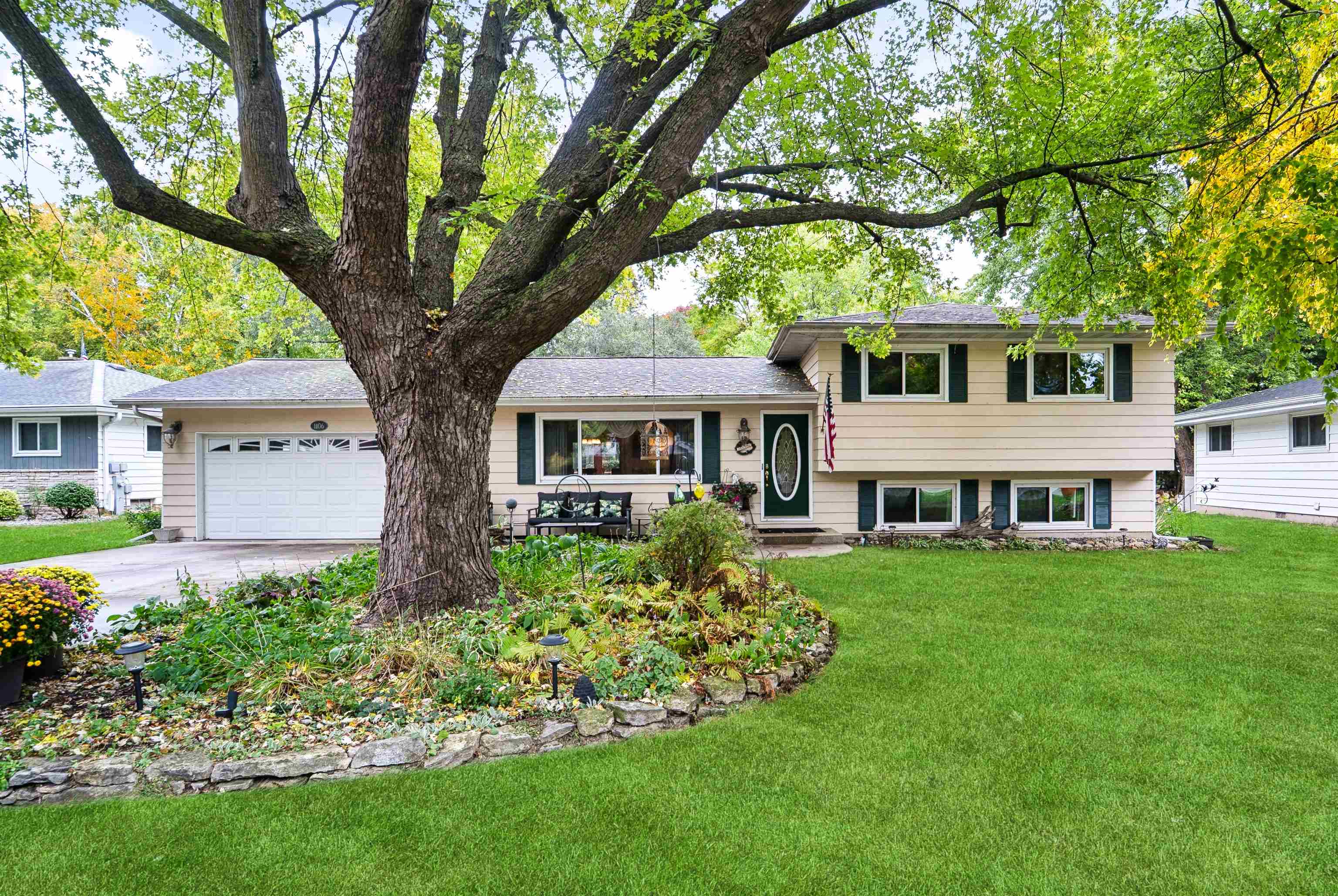 1106 S Park Avenue Property Photo 1